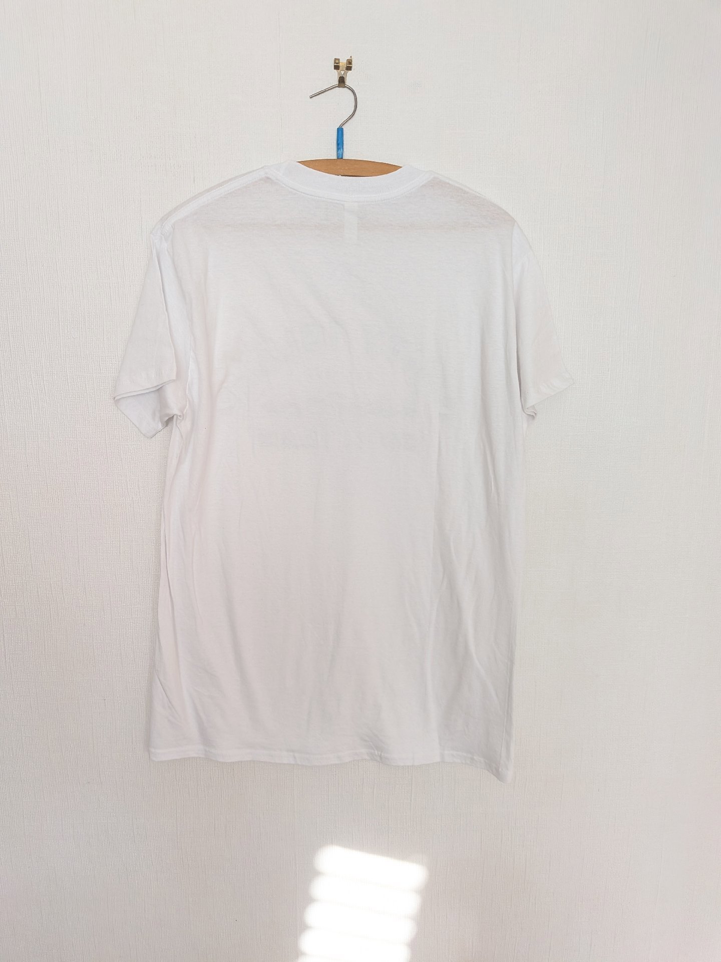 Casual Classics White Amity Island Swim Team T-Shirt – M, Casual Classics, M, New condition — preloved on SilentSale®