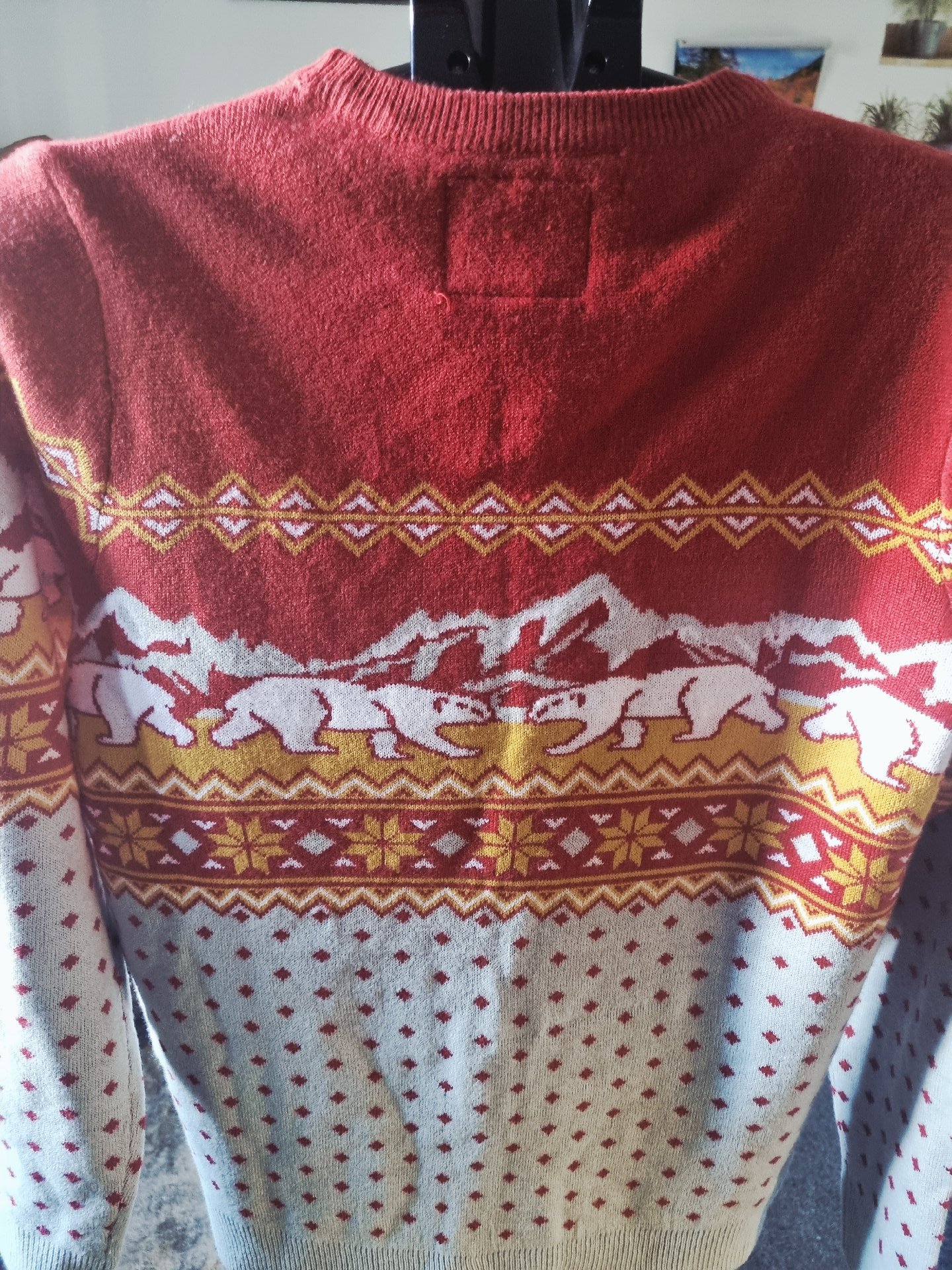 Paramour Red Patterned V-Neck Jumper – Size M, Paramour, M, Excellent condition — preloved on SilentSale®