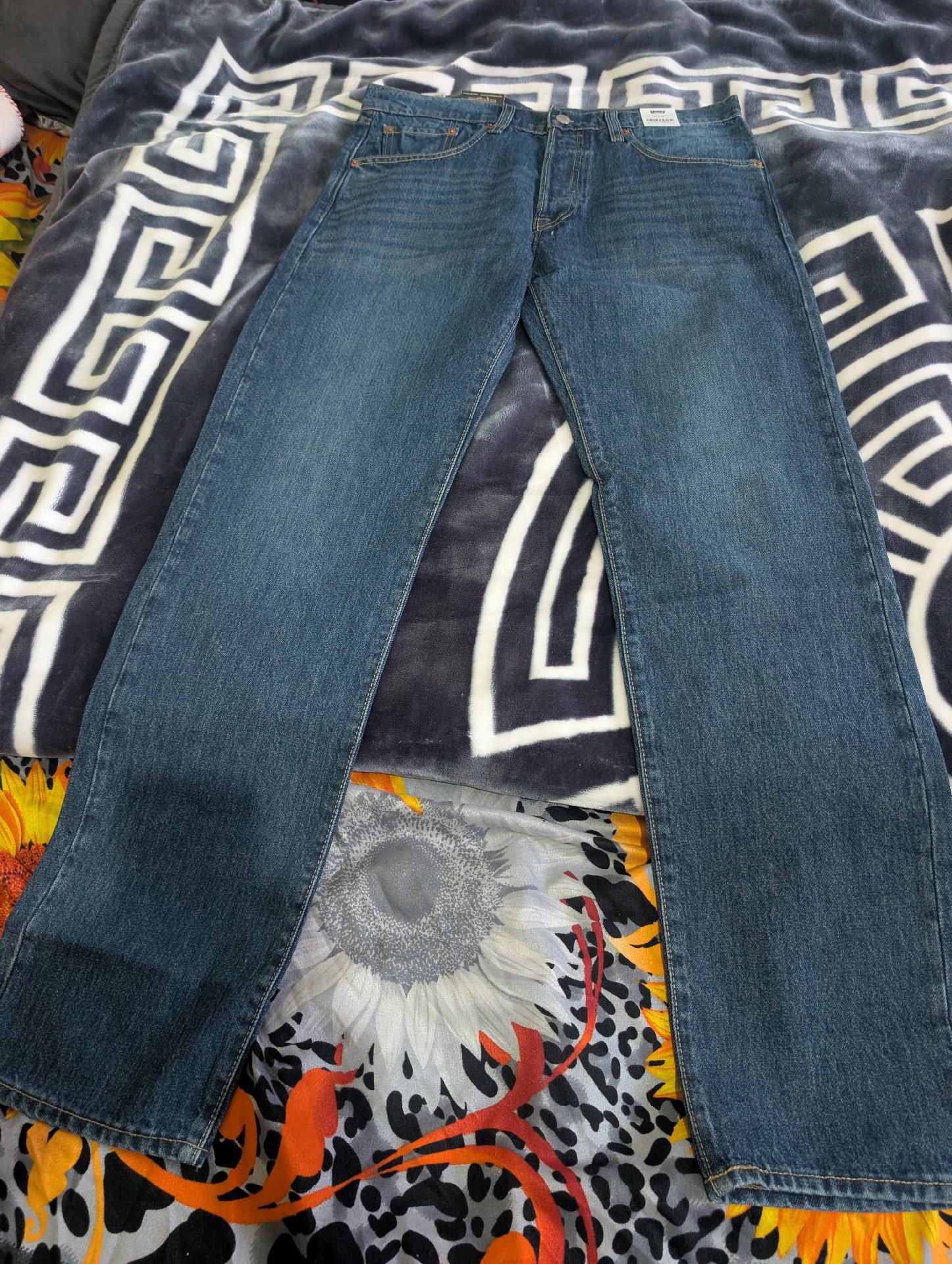 Levi's 501 Original Blue Denim Jeans – W34 L32, Levi's, W34 L32, New condition — preloved on SilentSale®