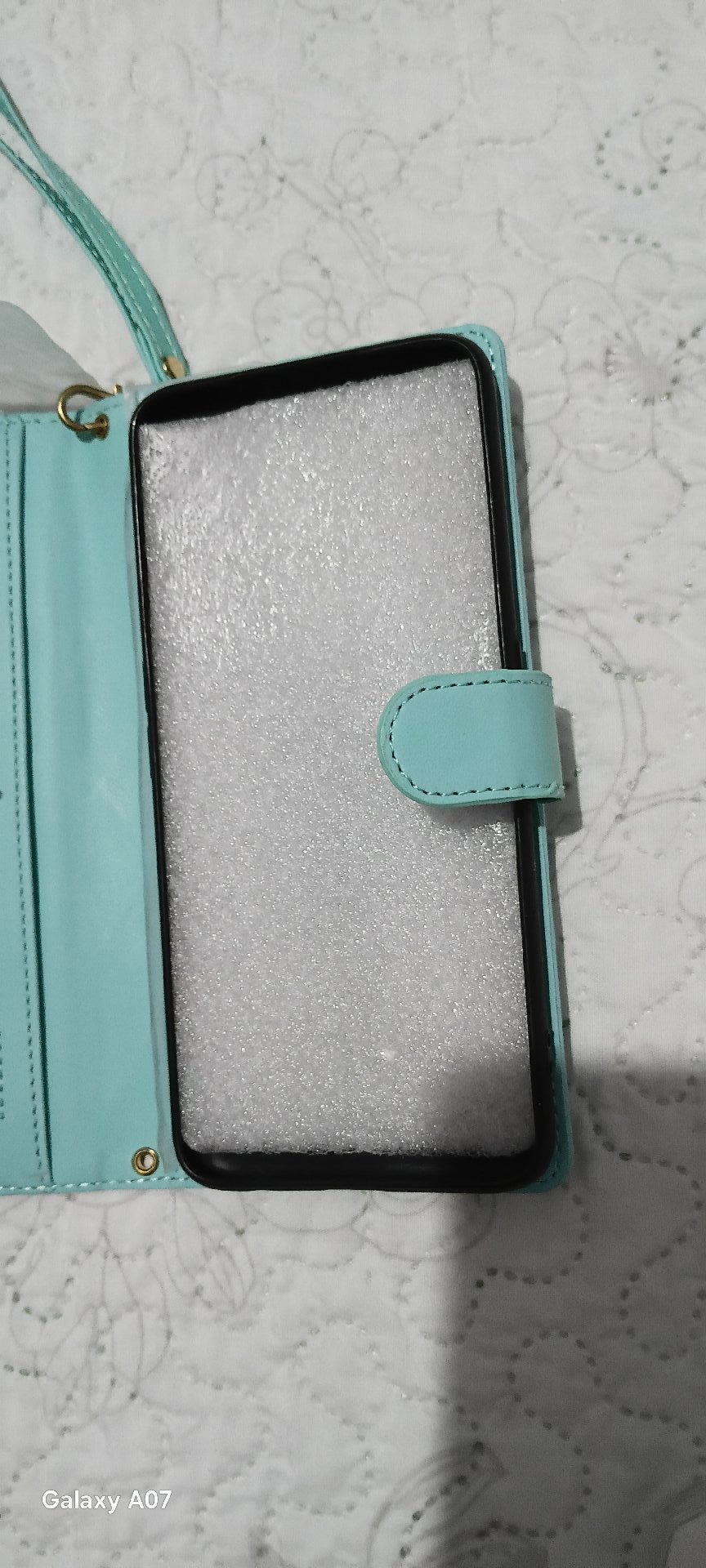 Glasgow Keyring, Blue Quilted Phone Case & Earrings Set, Kasury, One Size, Excellent condition — preloved on SilentSale®