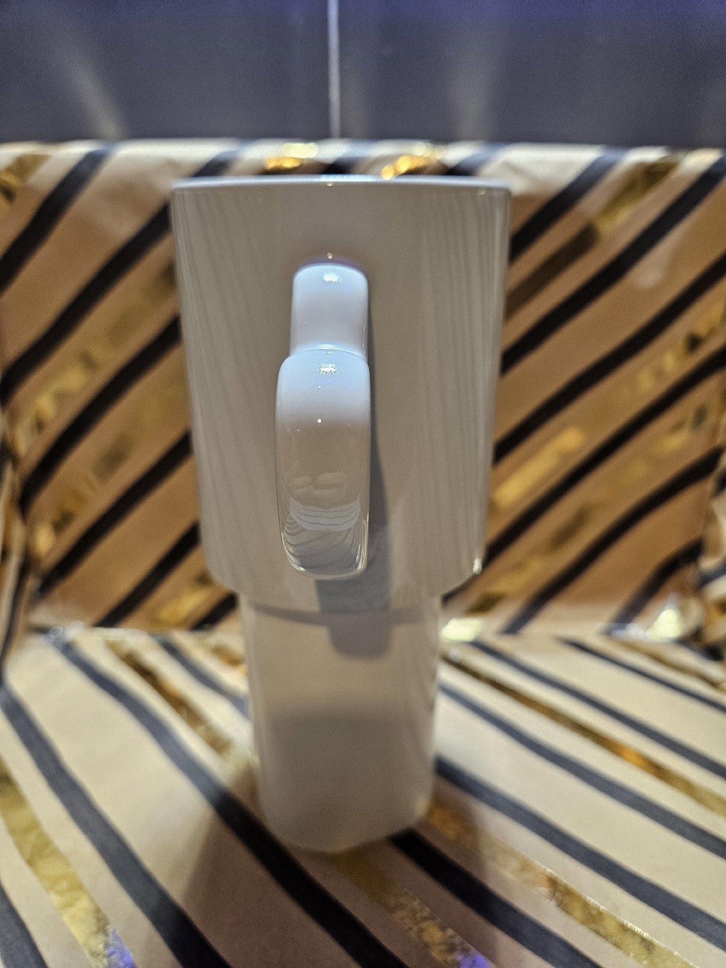 White Ceramic Mug with Heart Handle and Puzzle Design, Unbranded, One Size, New condition — preloved on SilentSale®