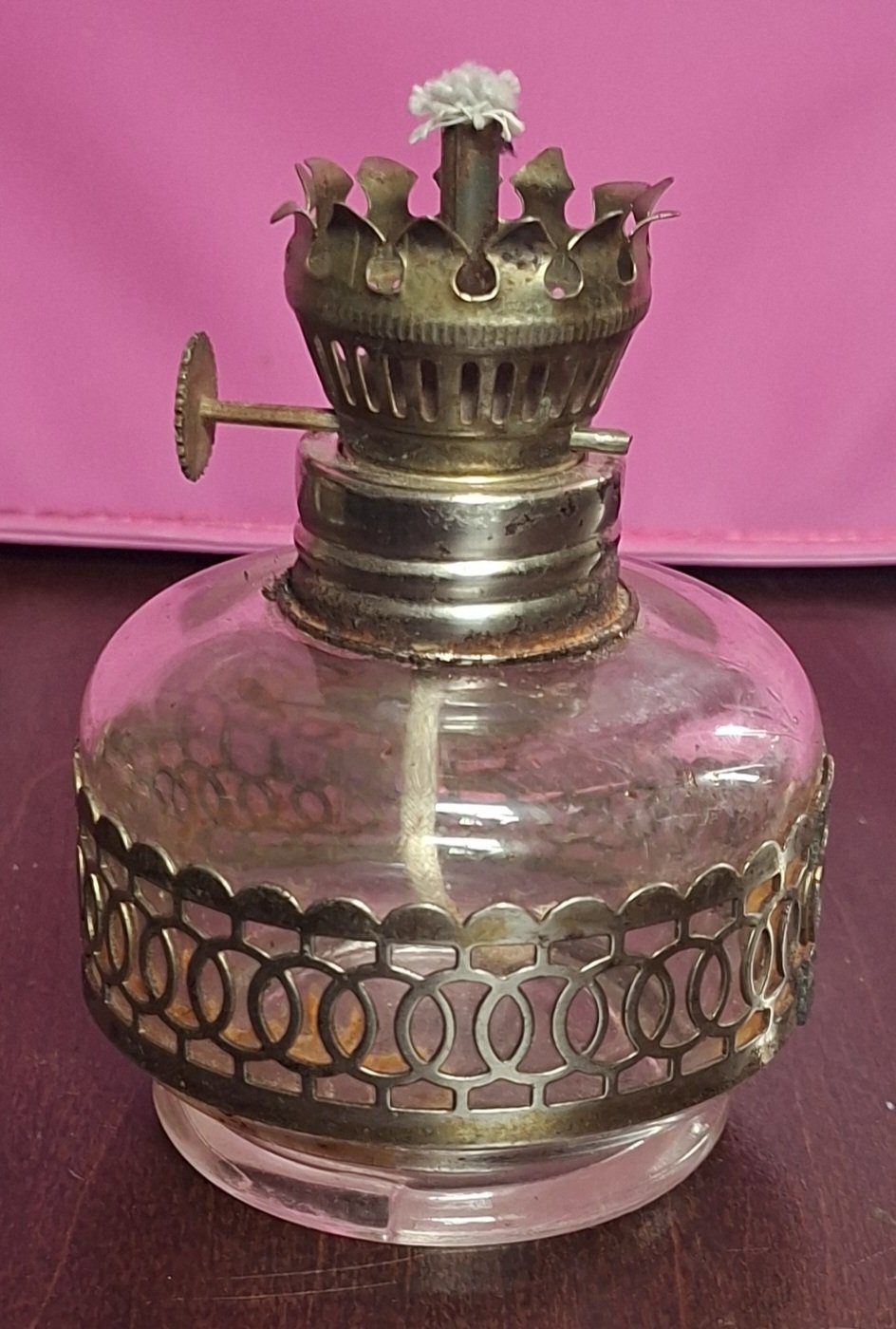 Vintage Glass Oil Lamp with Metal Detailing, Unbranded, One Size, Good condition — preloved on SilentSale®