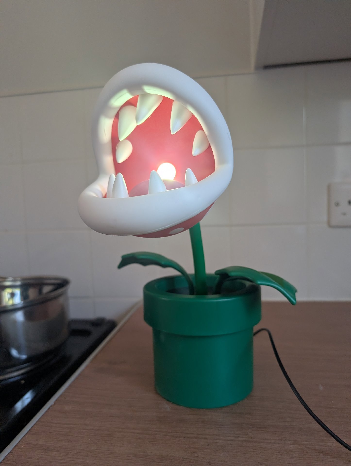 Super Mario Piranha Plant Posable Lamp USB Powered, Paladone, Medium, Excellent condition — preloved on SilentSale®