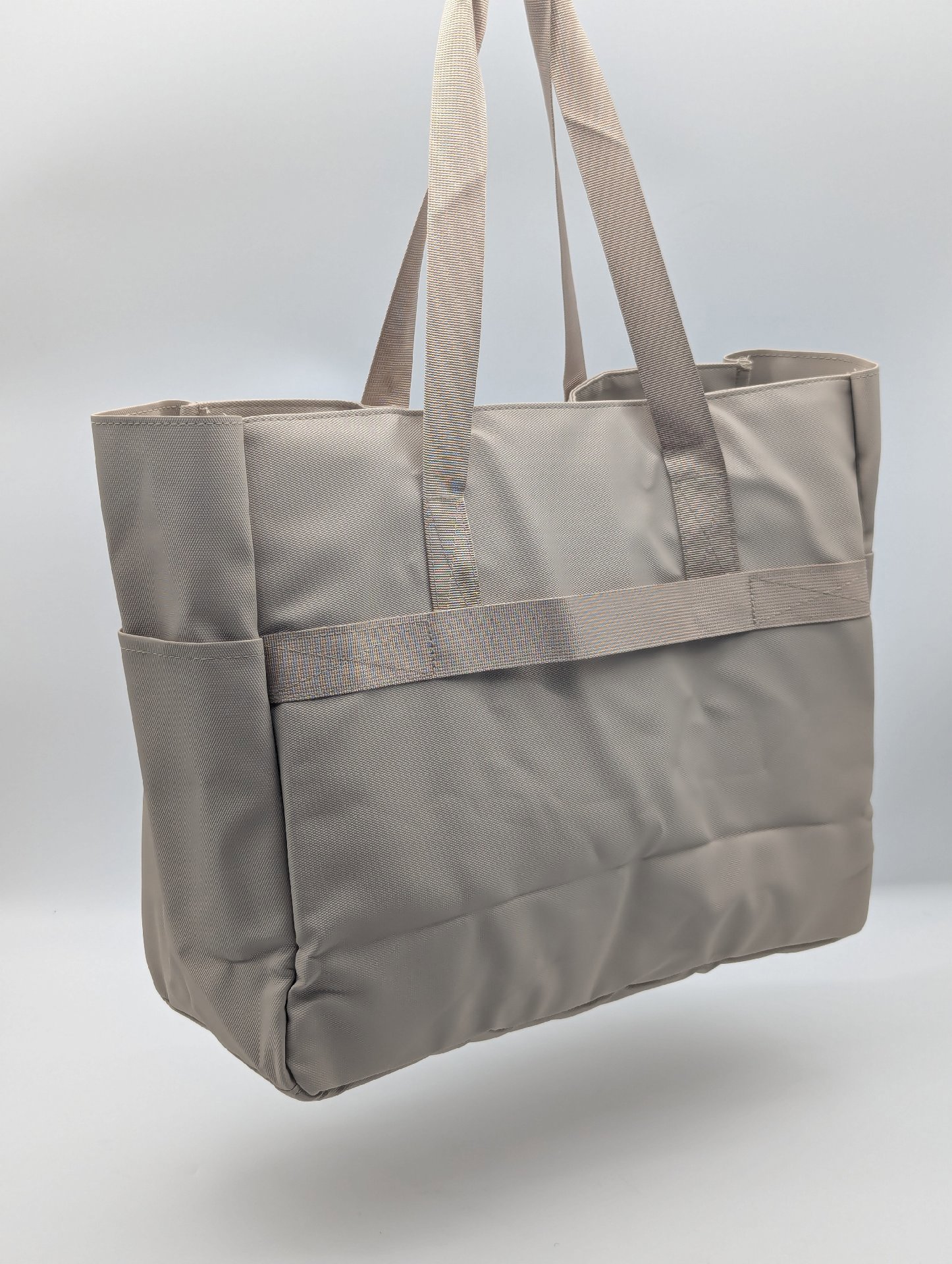 iFaraday Beige Duffel Bag Professional, iFaraday, Large, New condition — preloved on SilentSale®