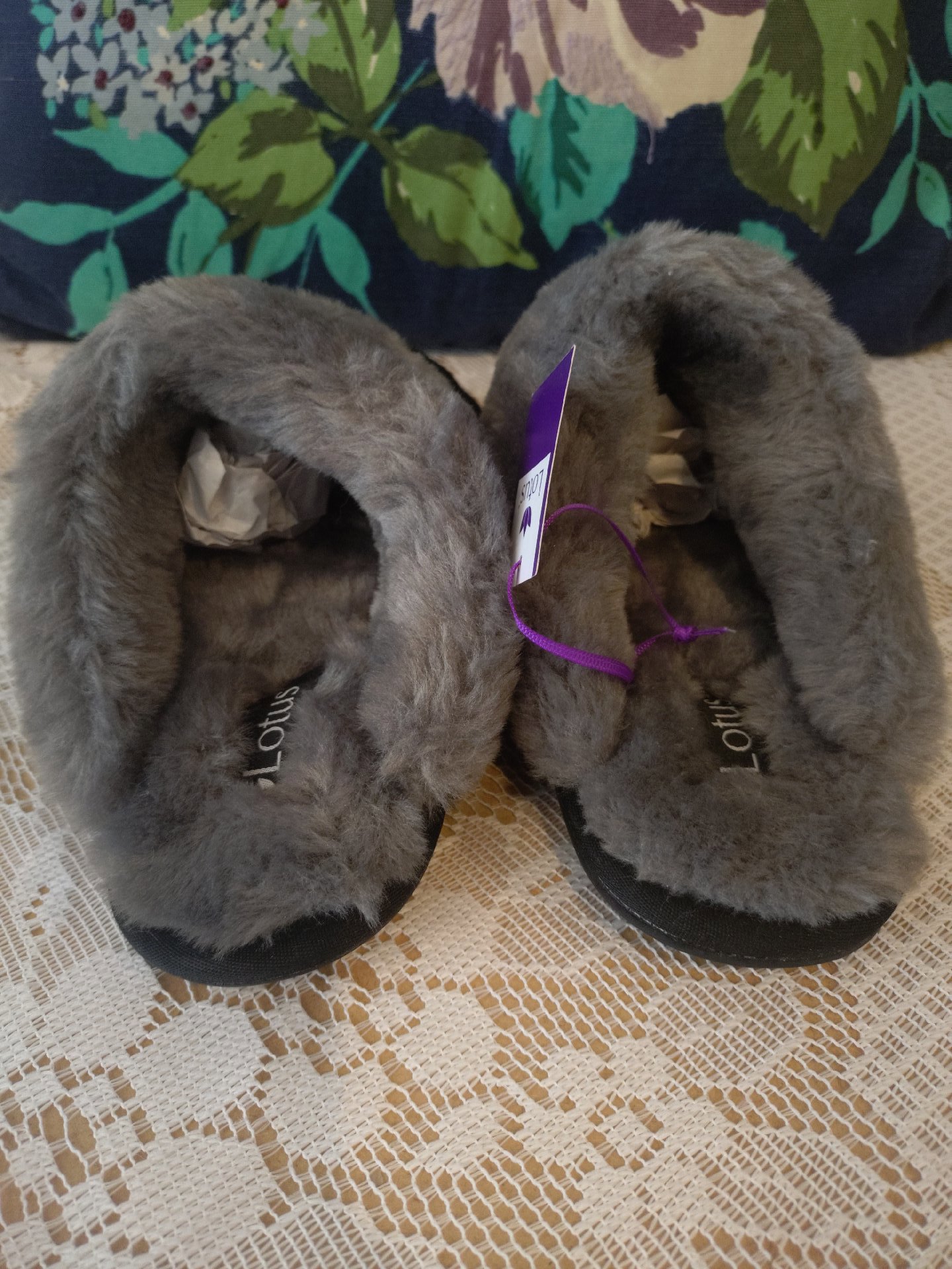  Lotus Loungewear Black Faux Fur Lined Slippers – UK 4, Lotus, 4, New condition — preloved on SilentSale®