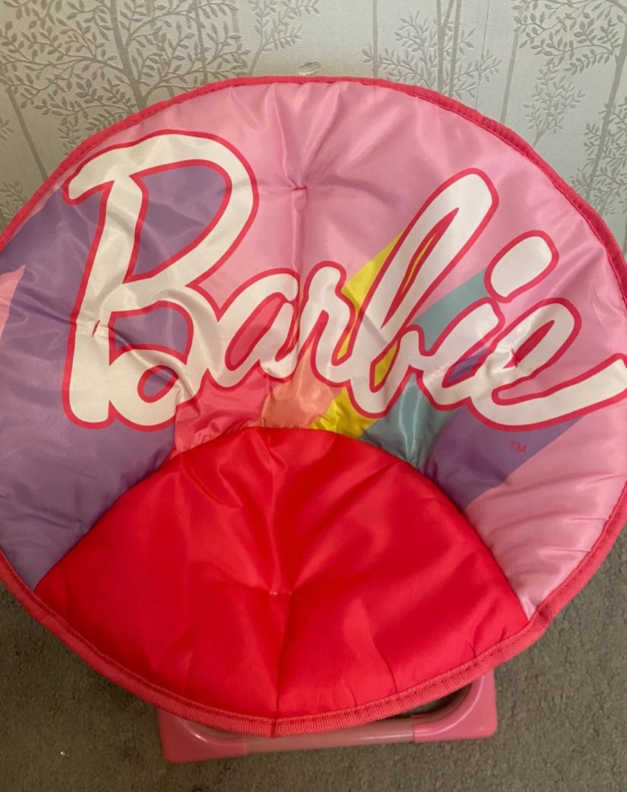 Barbie Pink Kids Folding Saucer Chair, Barbie, One Size, Good condition — preloved on SilentSale®