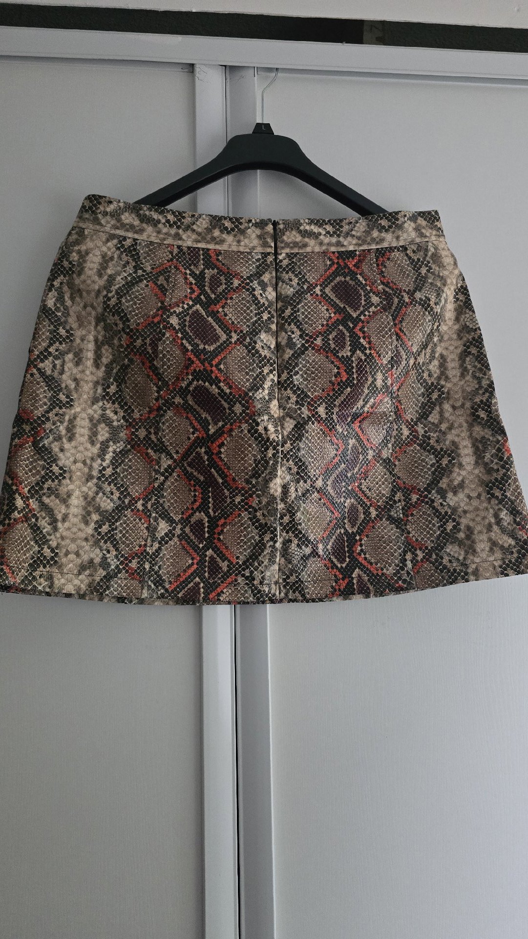 French Connection Snake Print Mini Skirt – UK 18, French Connection, 18, Like New condition — preloved on SilentSale®