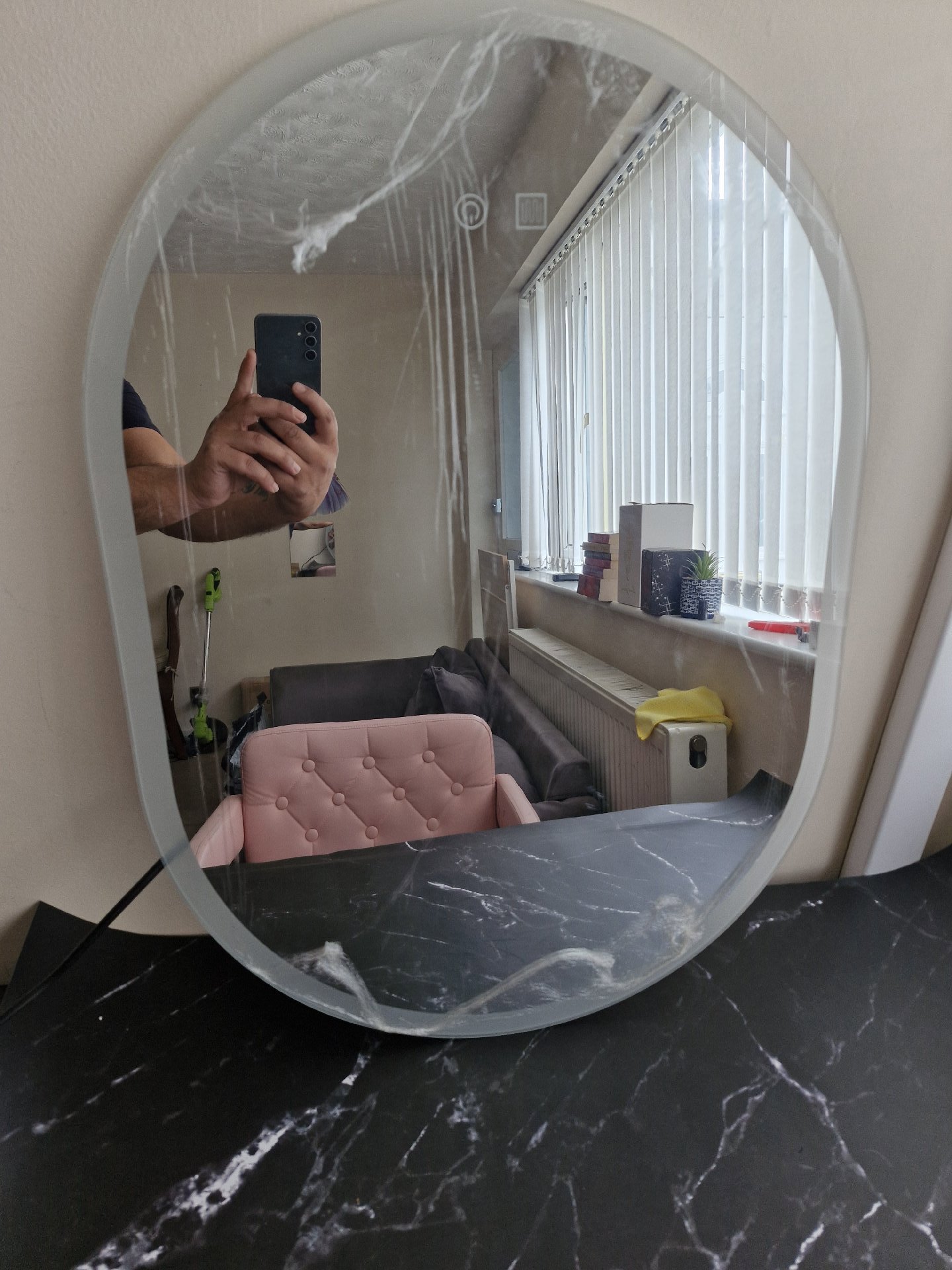 Oval Wall Mirror with LED Light Strip, srtvietae, One Size, New condition — preloved on SilentSale®