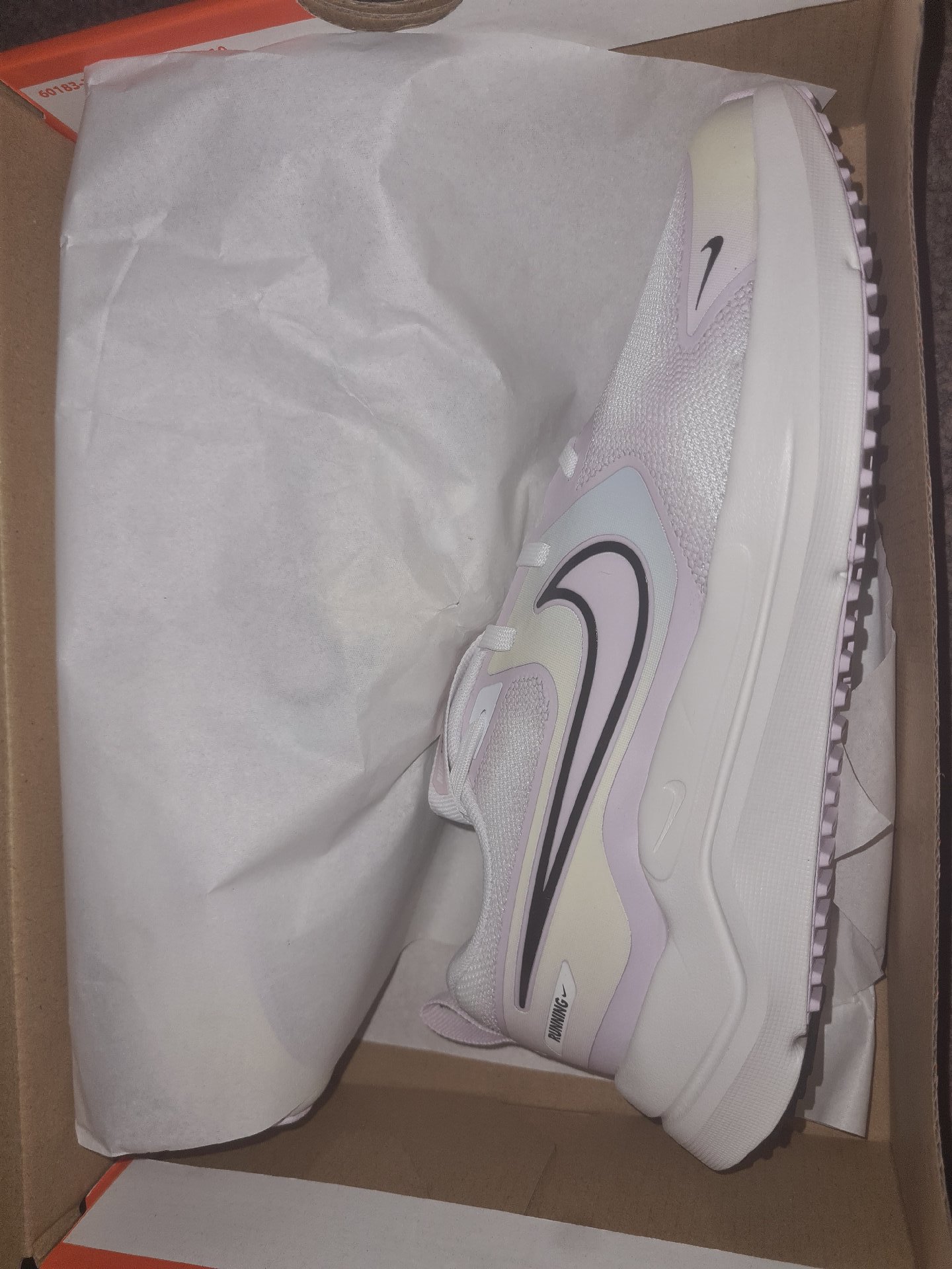 Nike Cosmic Runner SE 2 GS White Black Bleached Lilac Trainers – Size 4.5, Nike, 4.5, New condition — preloved on SilentSale®