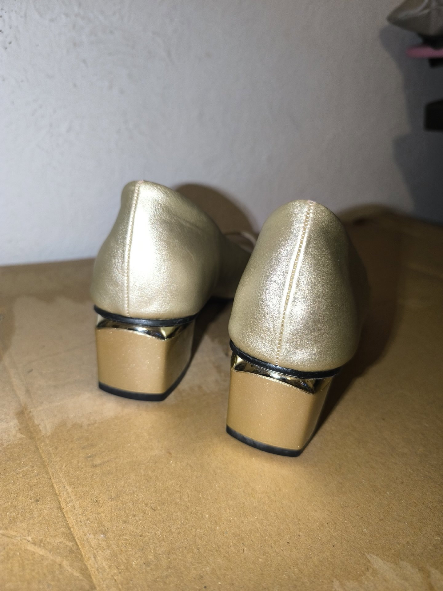 Annie Sawyer Gold Peep Toe Low Heel Shoes – Size 8, Annie Sawyer, 8, Excellent condition — preloved on SilentSale®