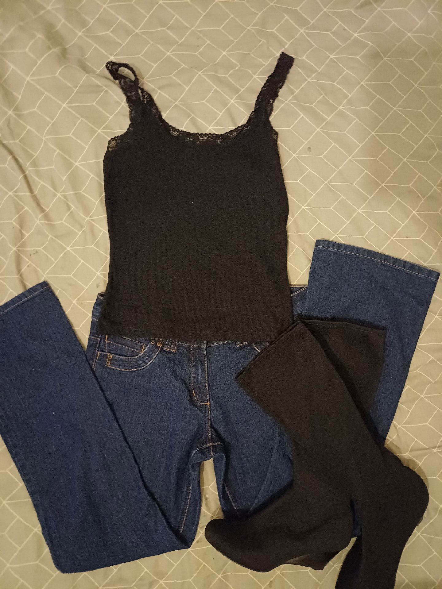 Y2k dark wash jeans size 12, bootcut, 12, Like New condition — preloved on SilentSale®