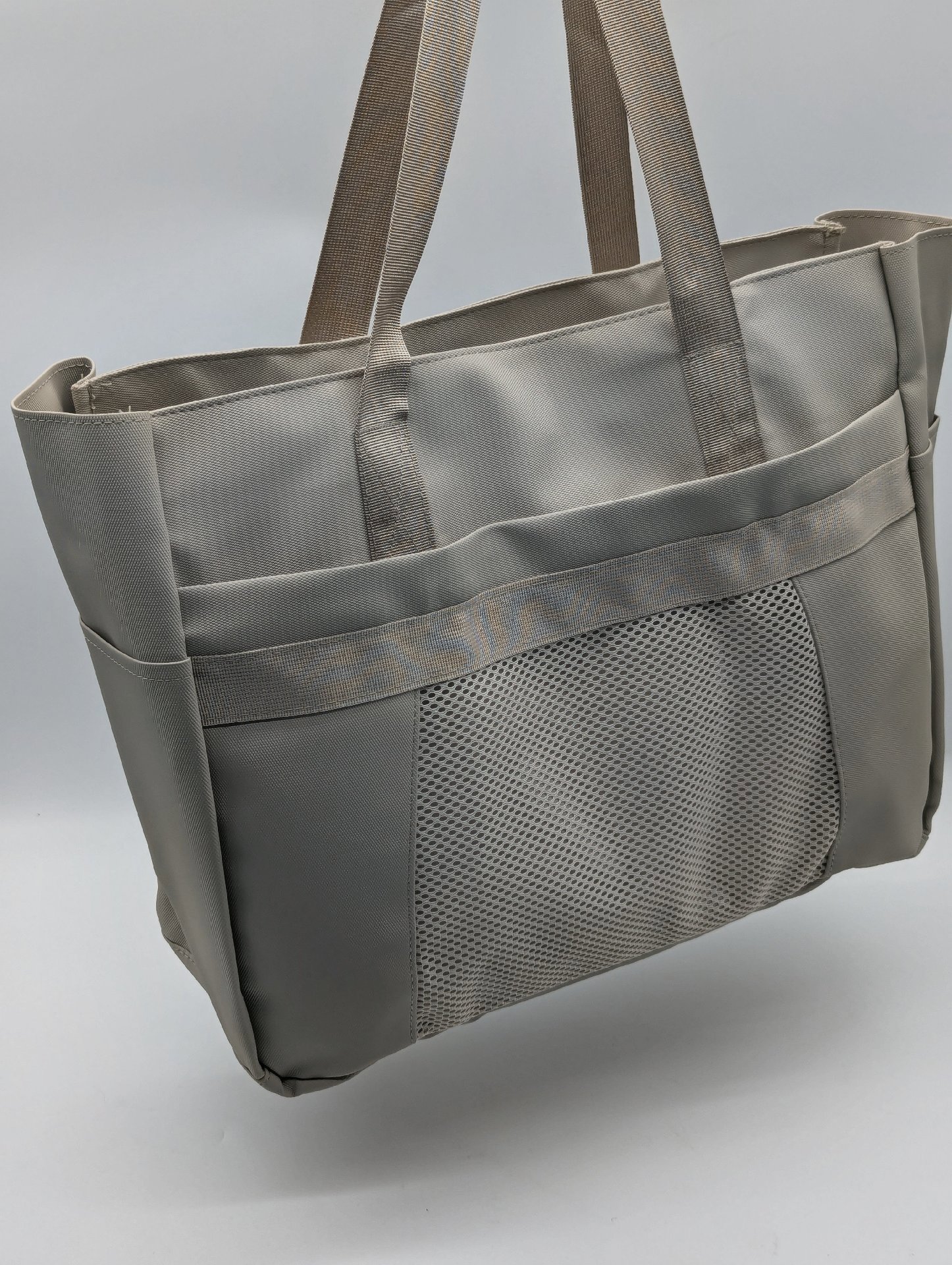 iFaraday Beige Duffel Bag Professional, iFaraday, Large, New condition — preloved on SilentSale®