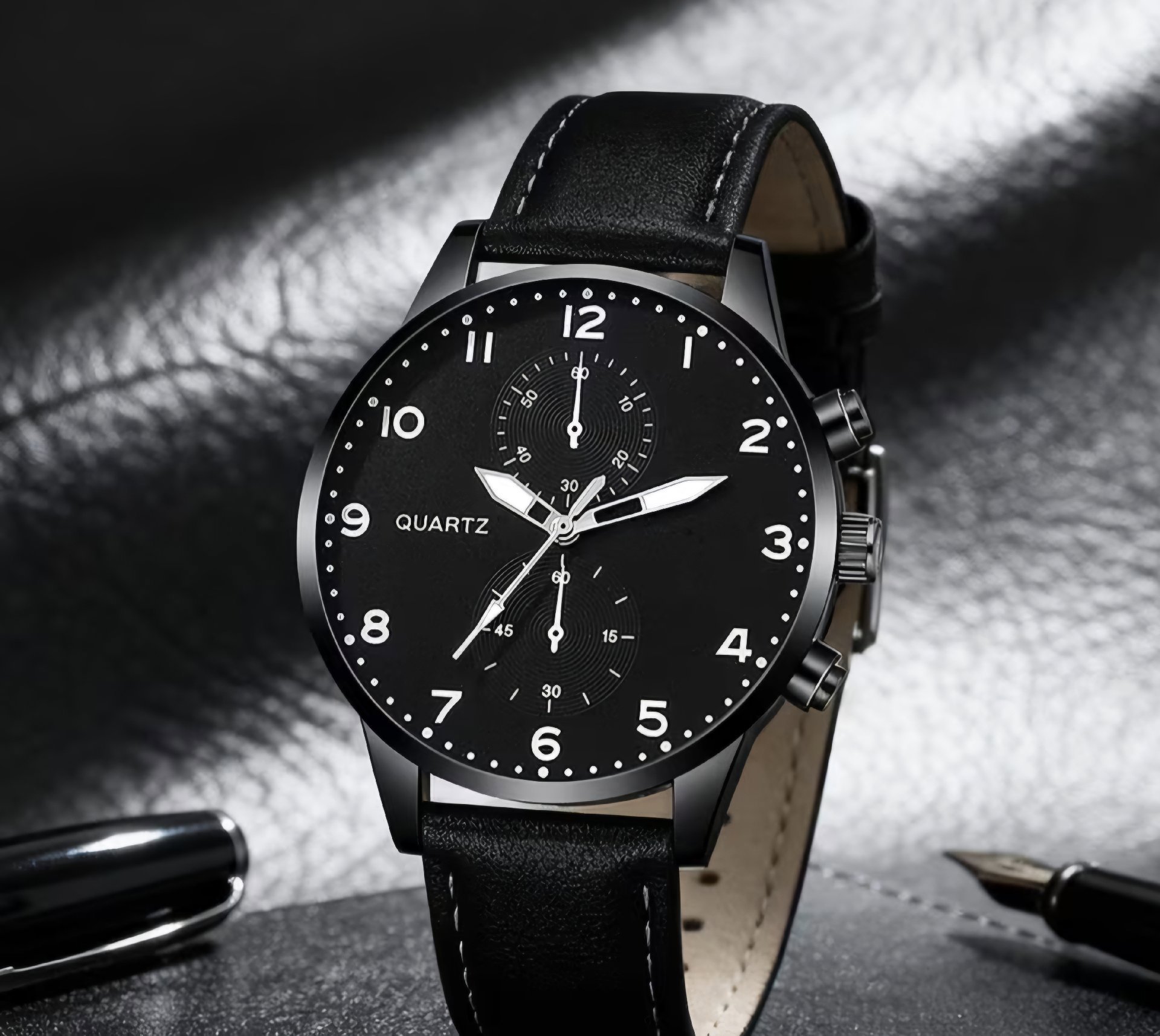 Mens black watch, quartz, One Size, New condition — preloved on SilentSale®