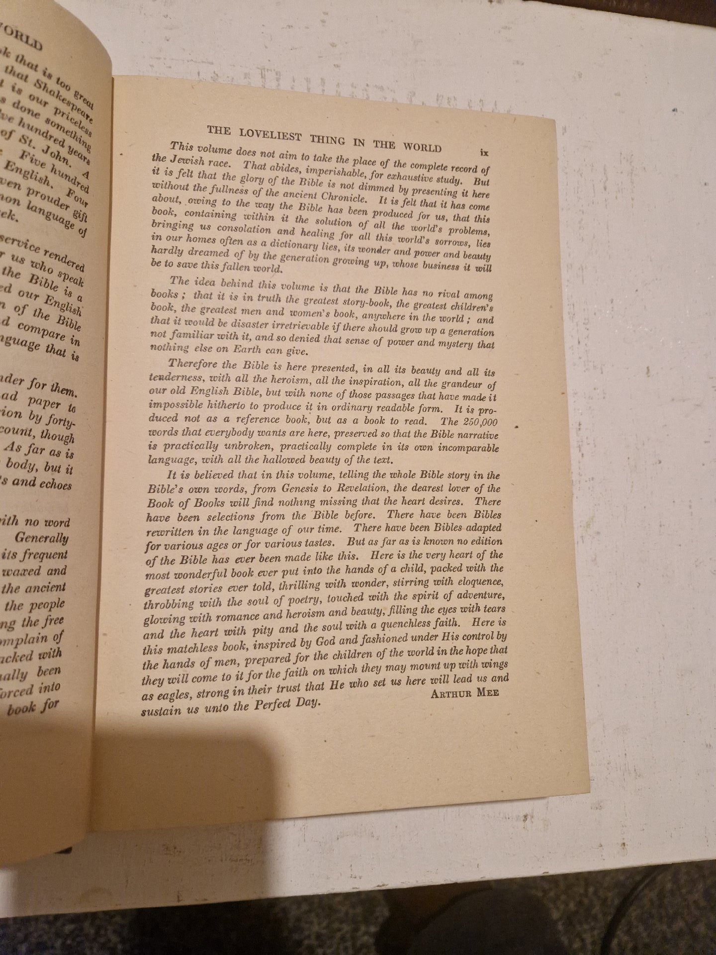The Children's Bible Illustrated Edition Hardcover Book, Unbranded, Hardback, Good condition — preloved on SilentSale®