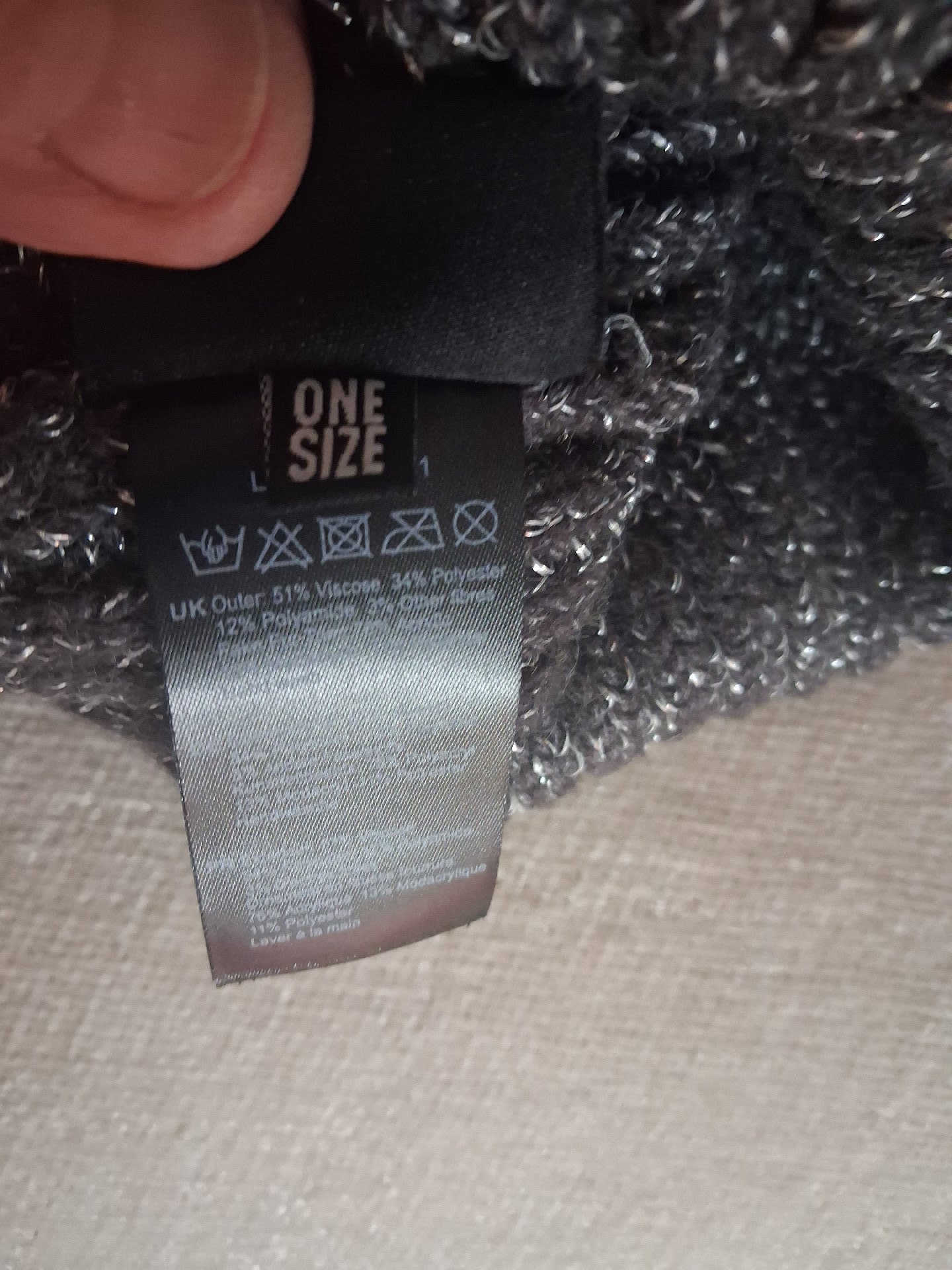 Grey Knitted Pom Pom Beanie Hat One Size, Barbour, M, Like New condition — preloved on SilentSale®