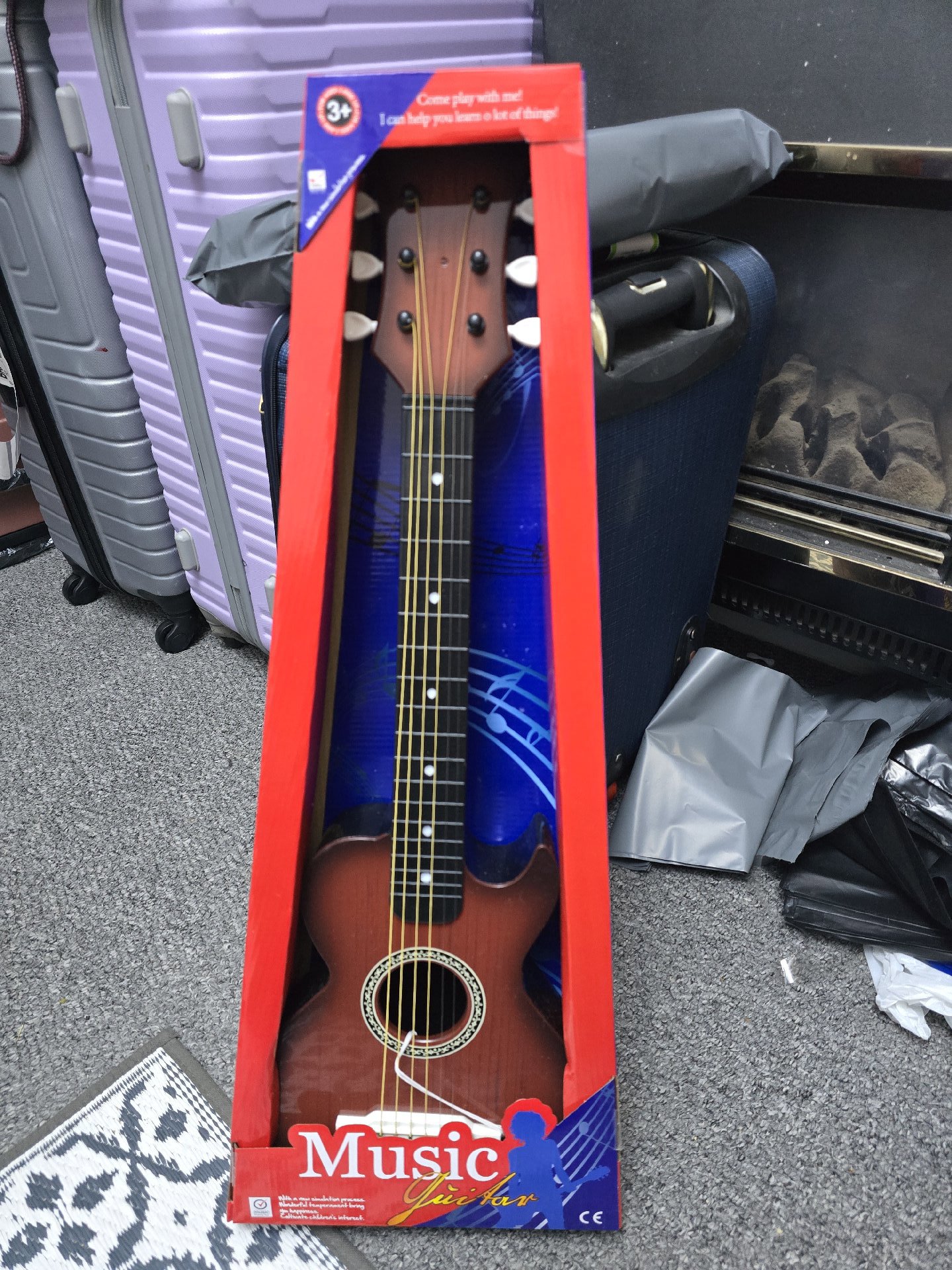 Children's Toy Acoustic Guitar in Box, Unbranded, One Size, New condition — preloved on SilentSale®