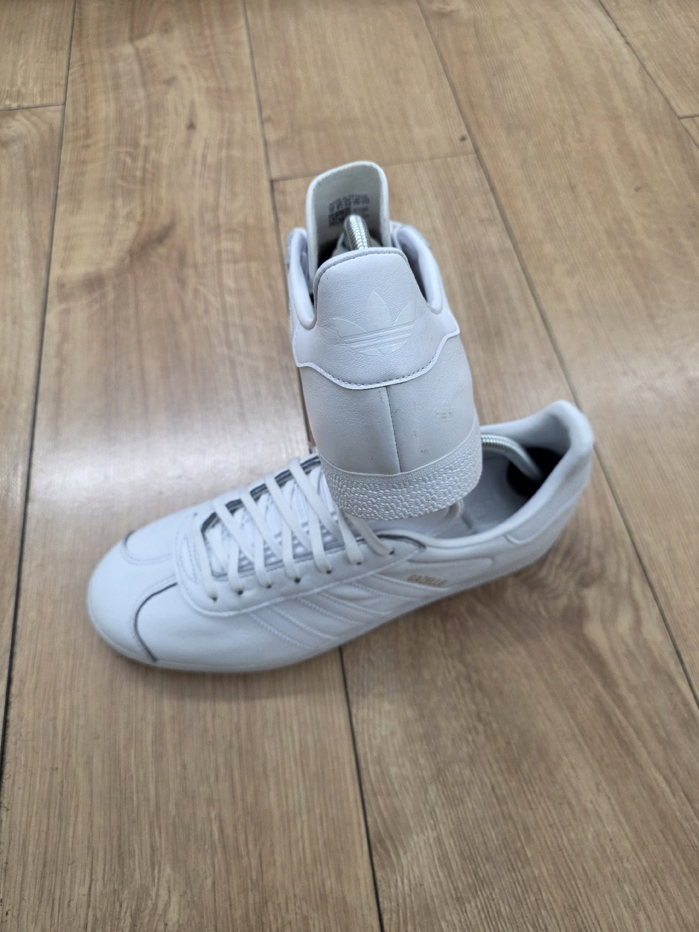 Adidas Gazelle White Leather Trainers uk 9.5, Adidas, 9.5, New condition — preloved on SilentSale®