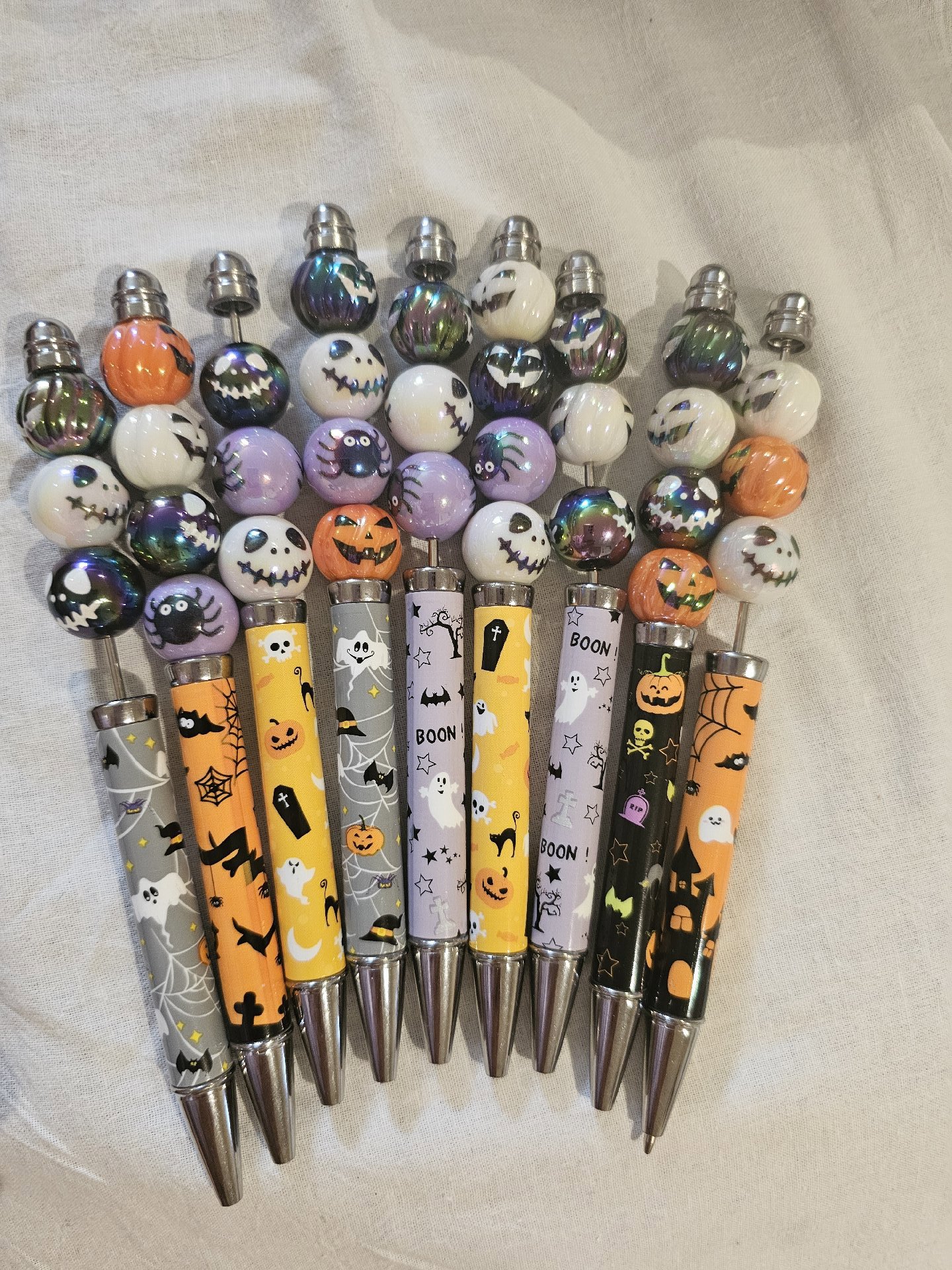 Halloween Themed fridget Ballpoint Pens Set of 8, Unbranded, Medium, New condition — preloved on SilentSale®