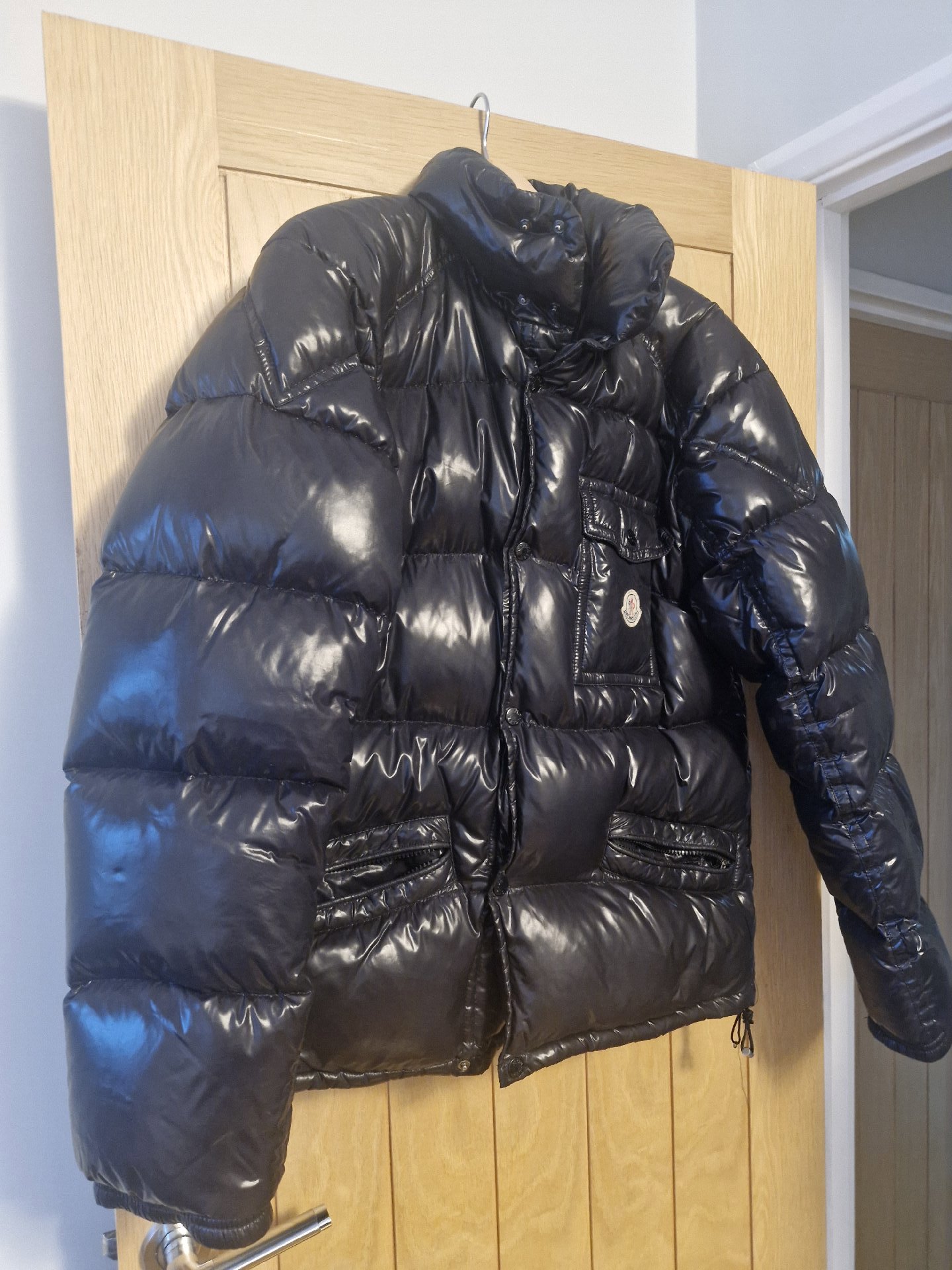 Moncler Black Puffer Jacket – Size 4, Moncler, 4, Excellent condition — preloved on SilentSale®