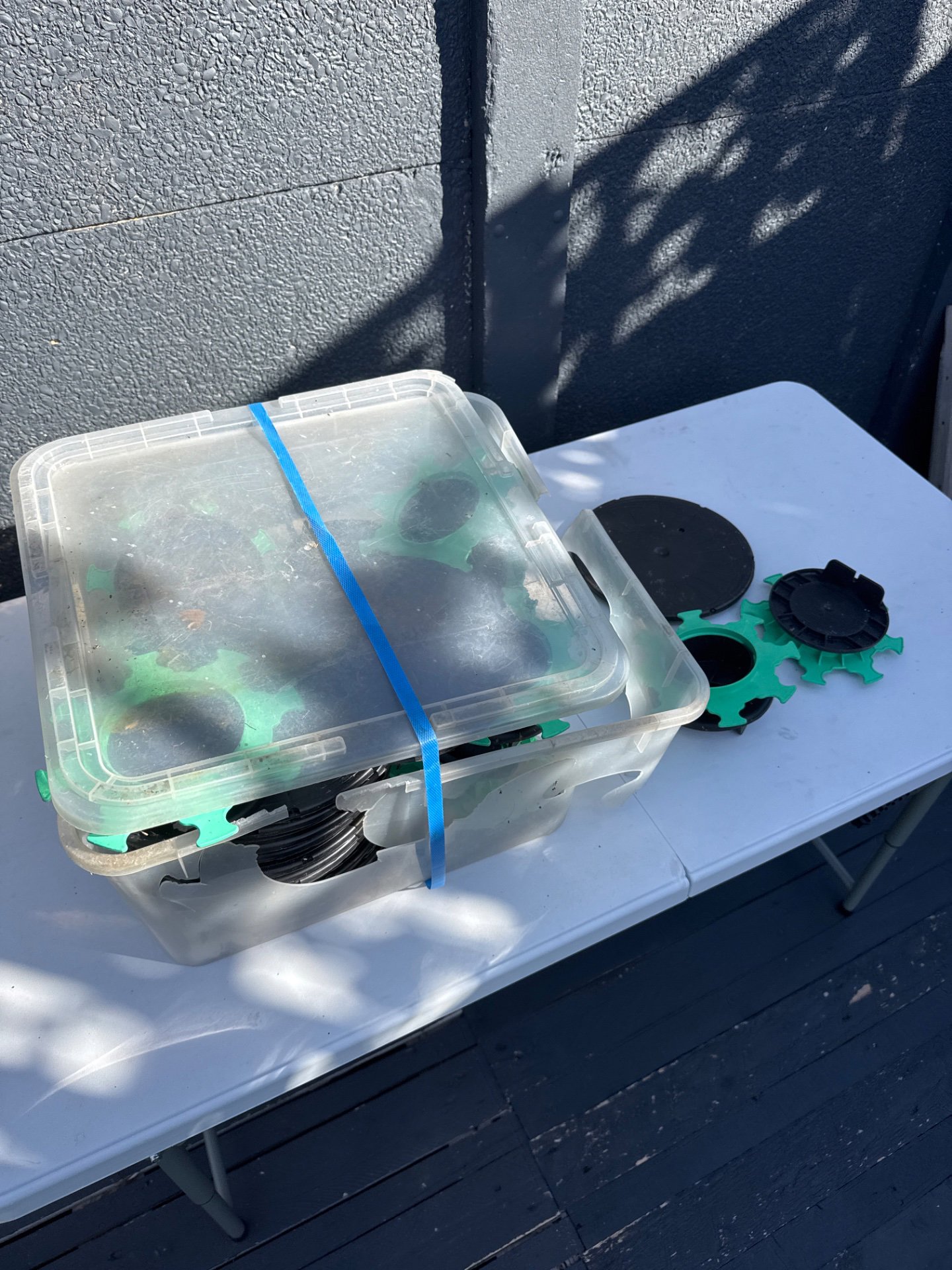 Plastic Garden Lawn Repair Patch Kit with Discs and Connectors, Jouplast, One Size, Good condition — preloved on SilentSale®