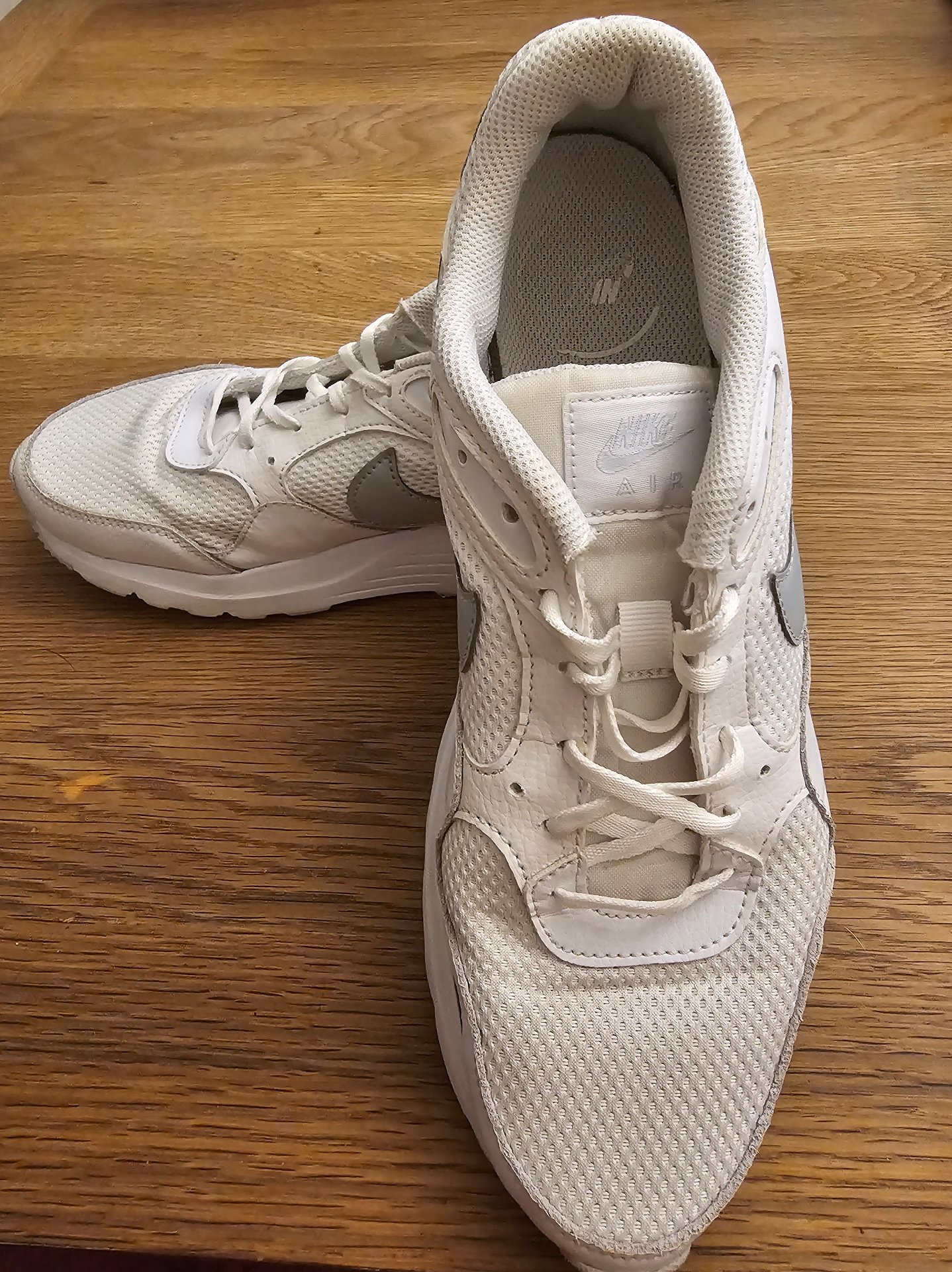 Nike Women Air Max Sc White Metalic Platnium CW4554-100 UK 8, Nike, 8, Good condition — preloved on SilentSale®