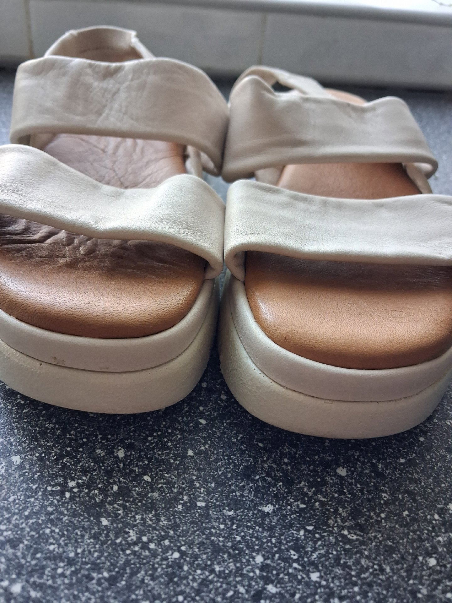 Dune White Leather Platform Sandals – UK 4, Dune, 4, Excellent condition — preloved on SilentSale®