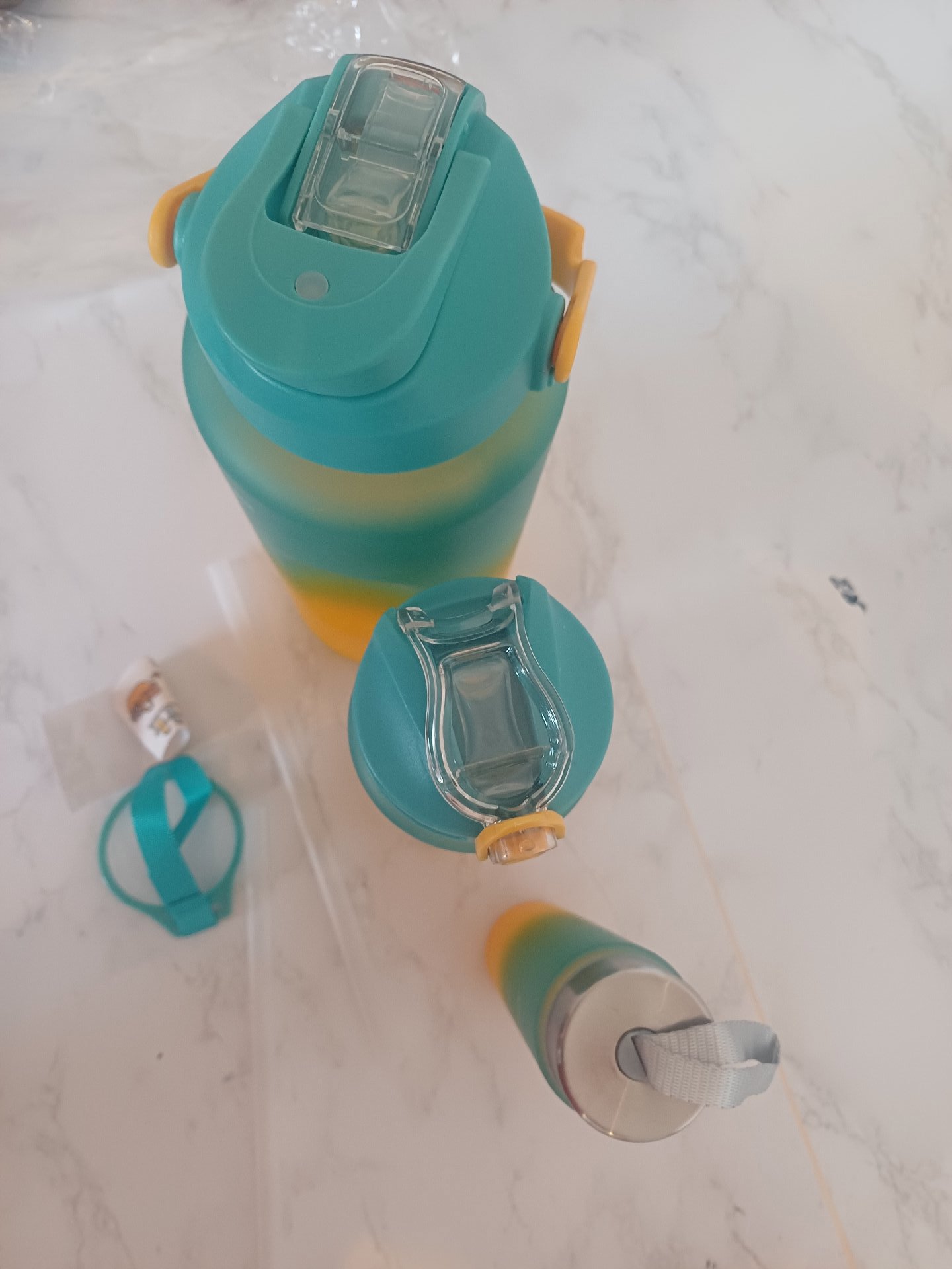 Set of 3 Gradient Water Bottles with Time Markings, TIME, One Size, Excellent condition — preloved on SilentSale®