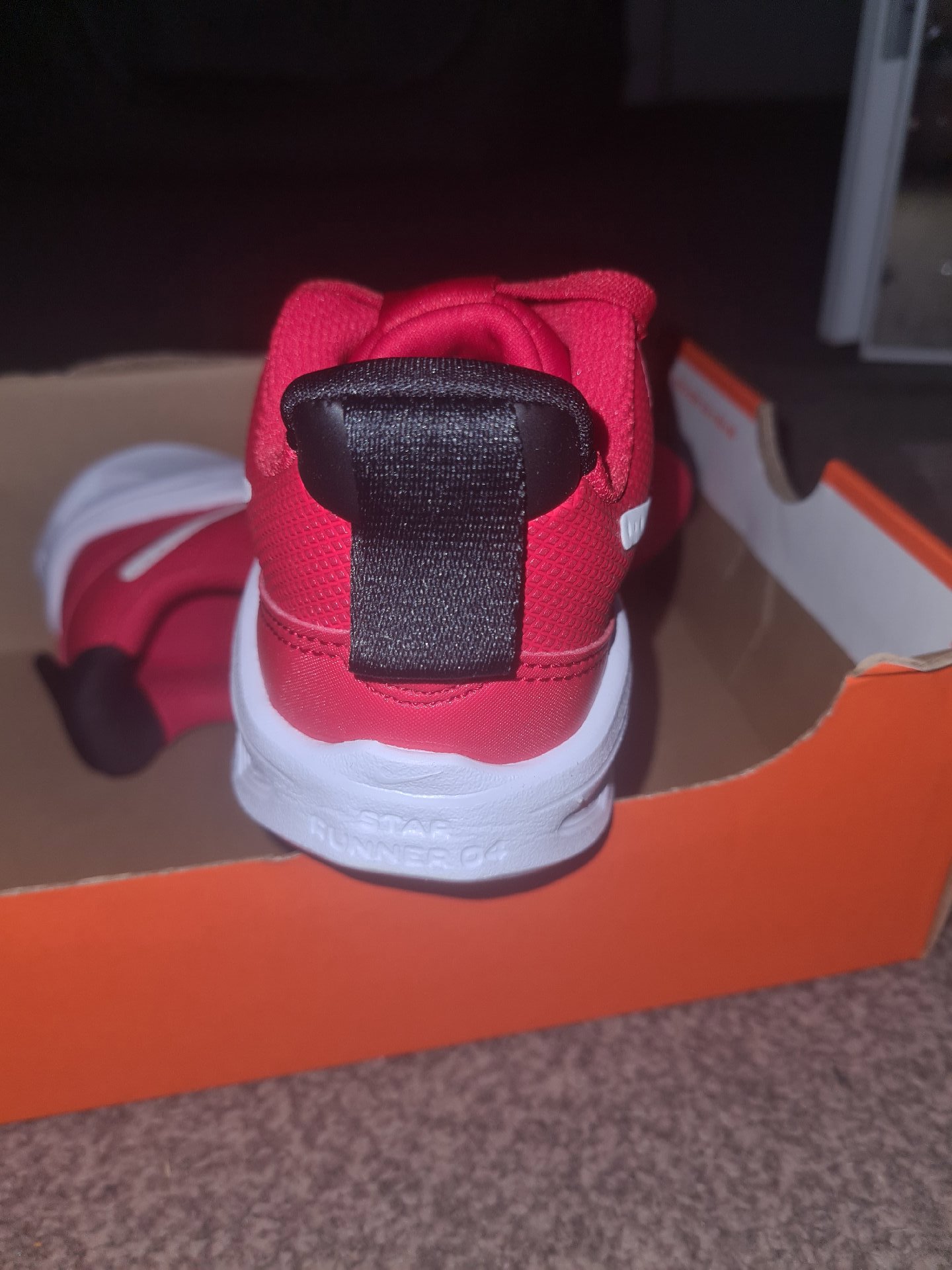 Nike Star Runner 4 NN Red White Trainers – UK 11.5C, Nike, 11, Excellent condition — preloved on SilentSale®