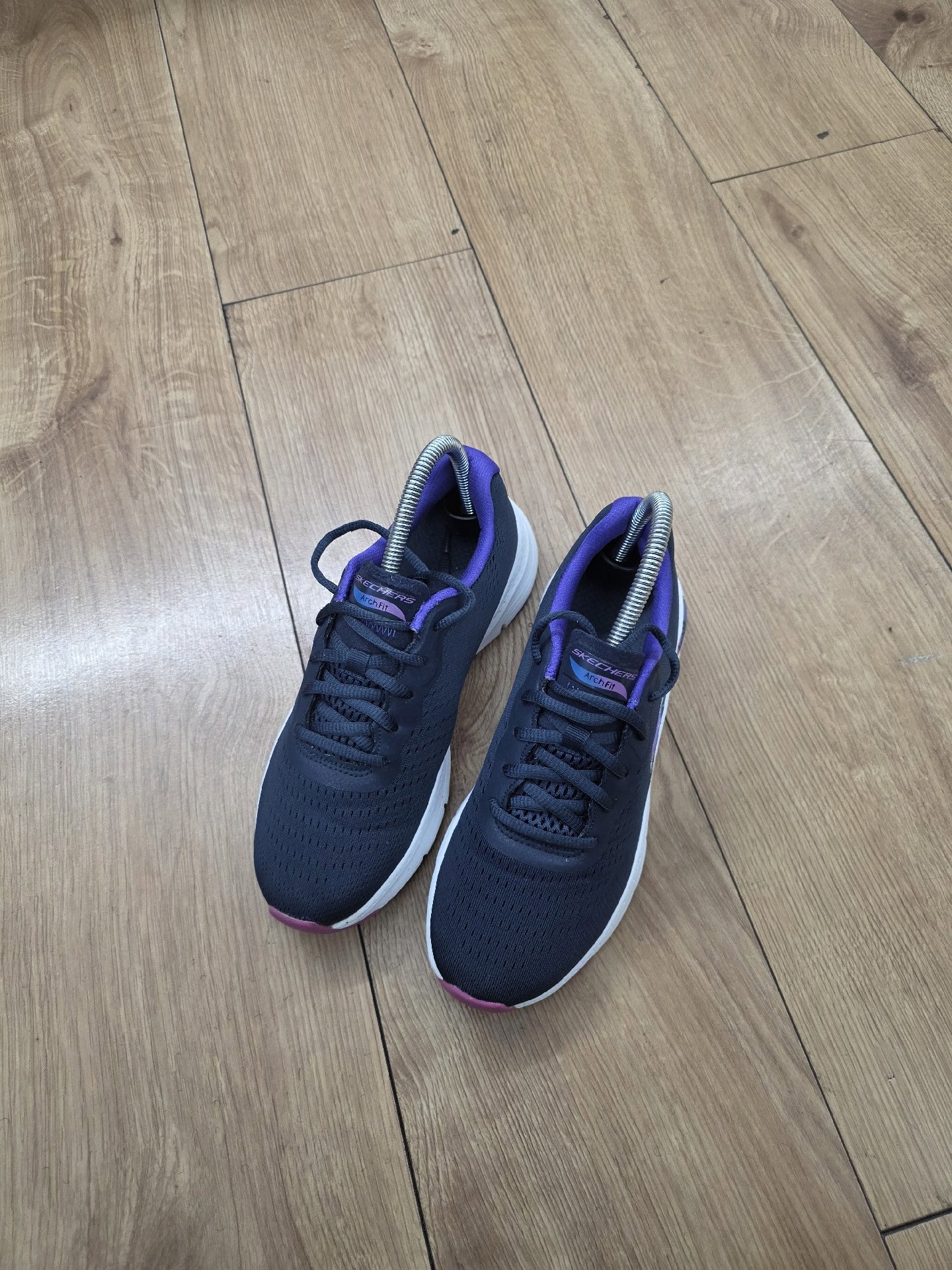 Skechers Arch Fit Black and Purple Trainers uk 7, Skechers, 7, Excellent condition — preloved on SilentSale®