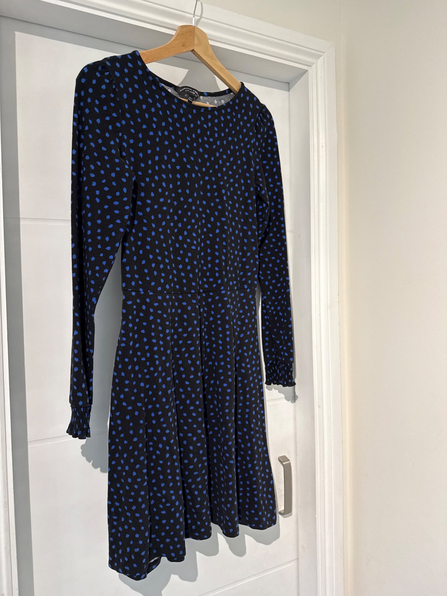 Dorothy Perkins Black Blue Spot Long Sleeve Dress – UK 8, Dorothy Perkins, 8, Excellent condition — preloved on SilentSale®