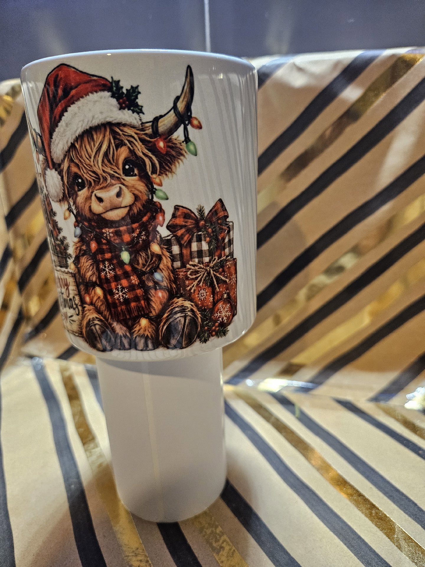 Christmas Highland Cow Ceramic Mug, Unbranded, One Size, New condition — preloved on SilentSale®