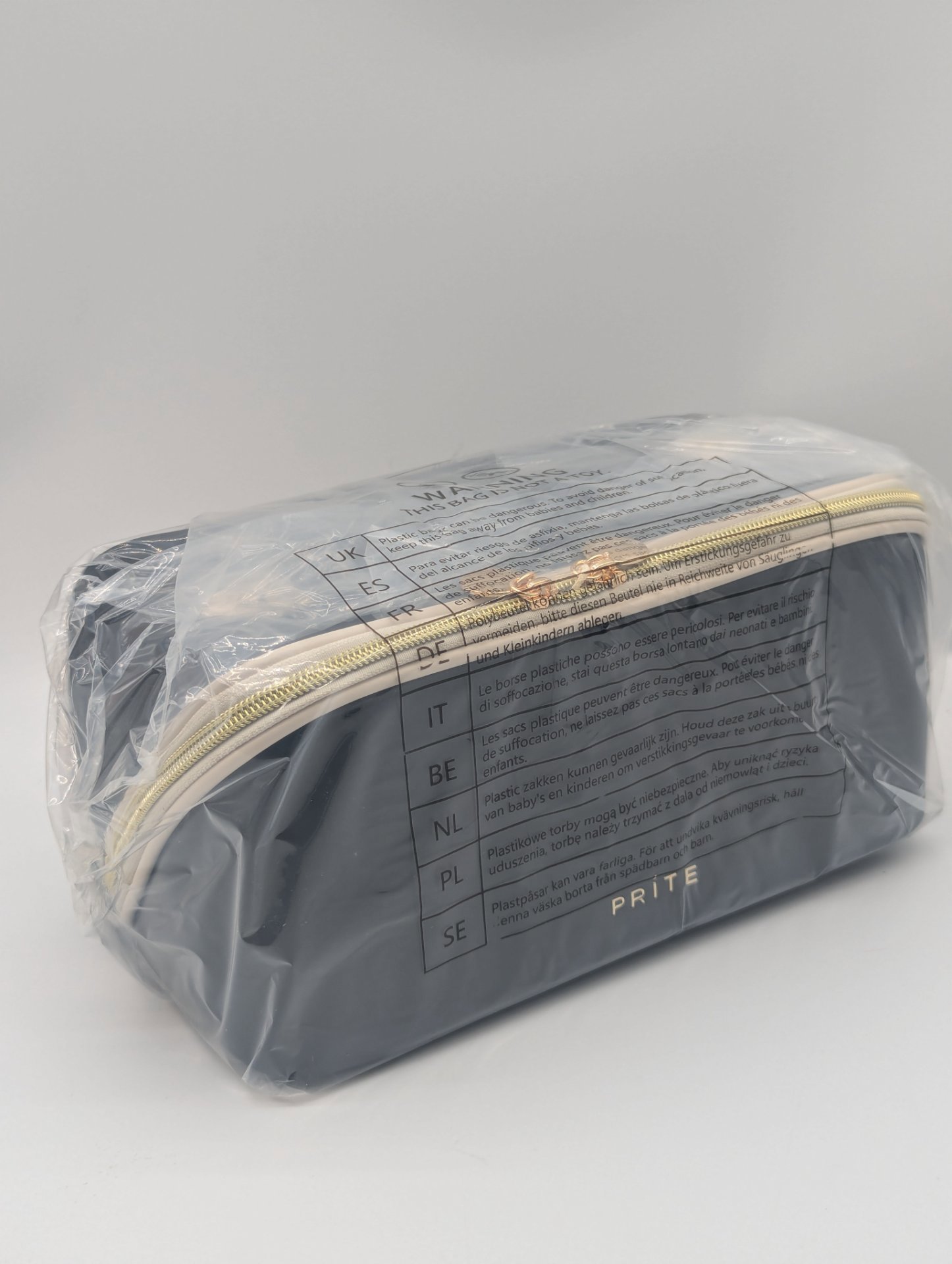 Prite Black Cosmetic Makeup Bag with Handle, Prite, One Size, New condition — preloved on SilentSale®