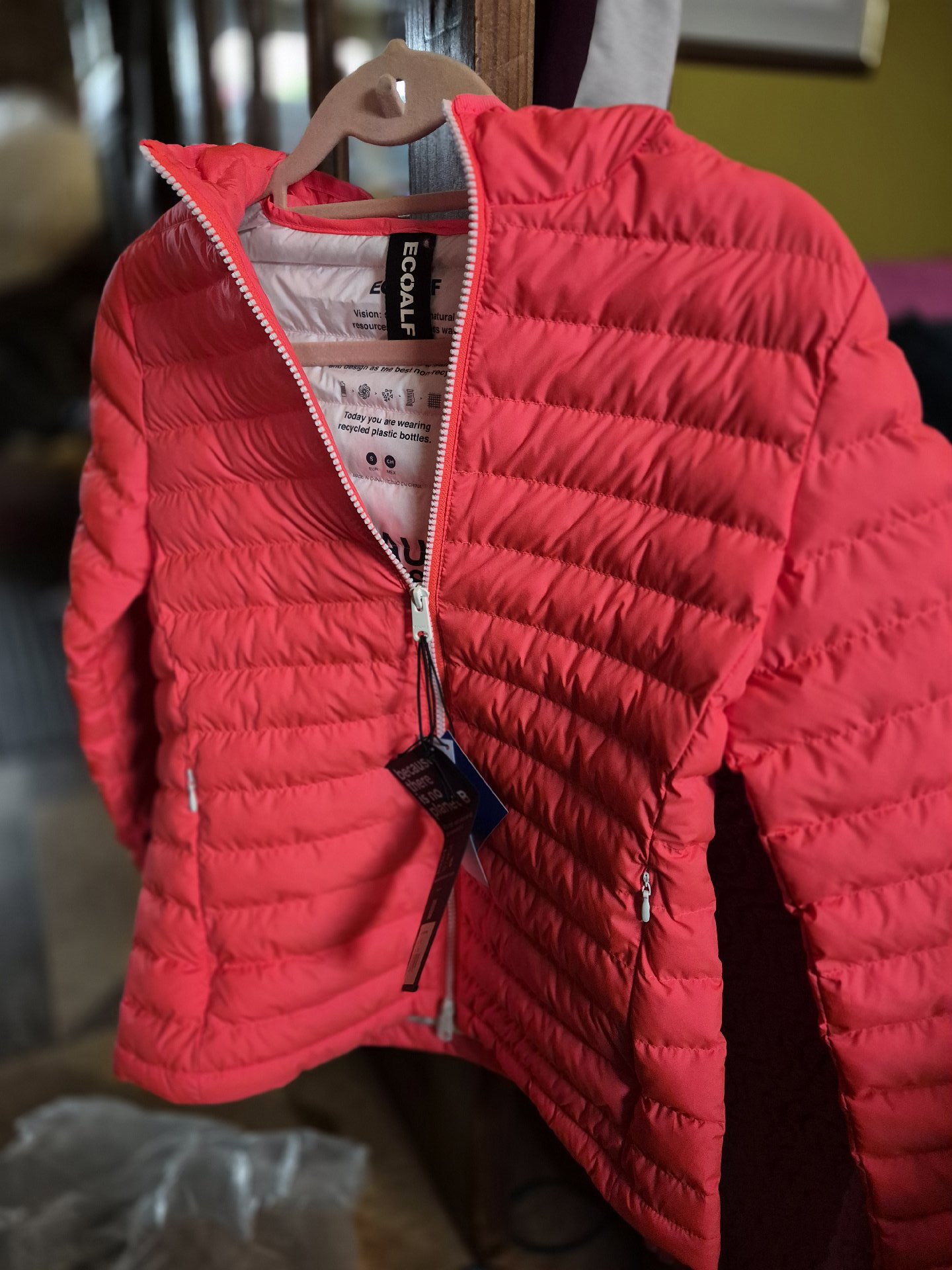 Ecoalf Red Lightweight Puffer Jacket – Size S, Ecoalf, S, New condition — preloved on SilentSale®