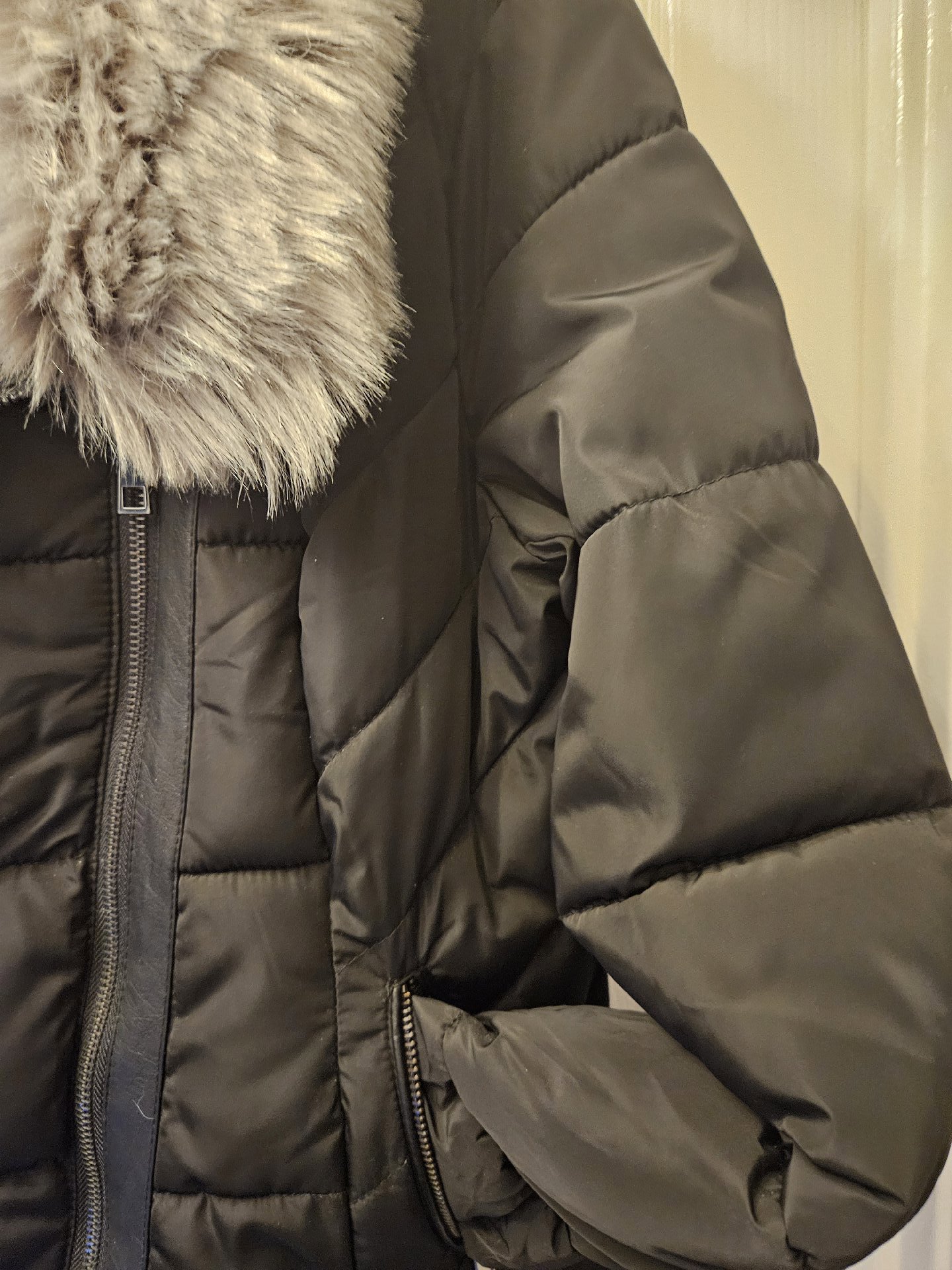 Peacocks Black Padded Coat with Faux Fur Collar – Size 14, Peacocks, 14, New condition — preloved on SilentSale®