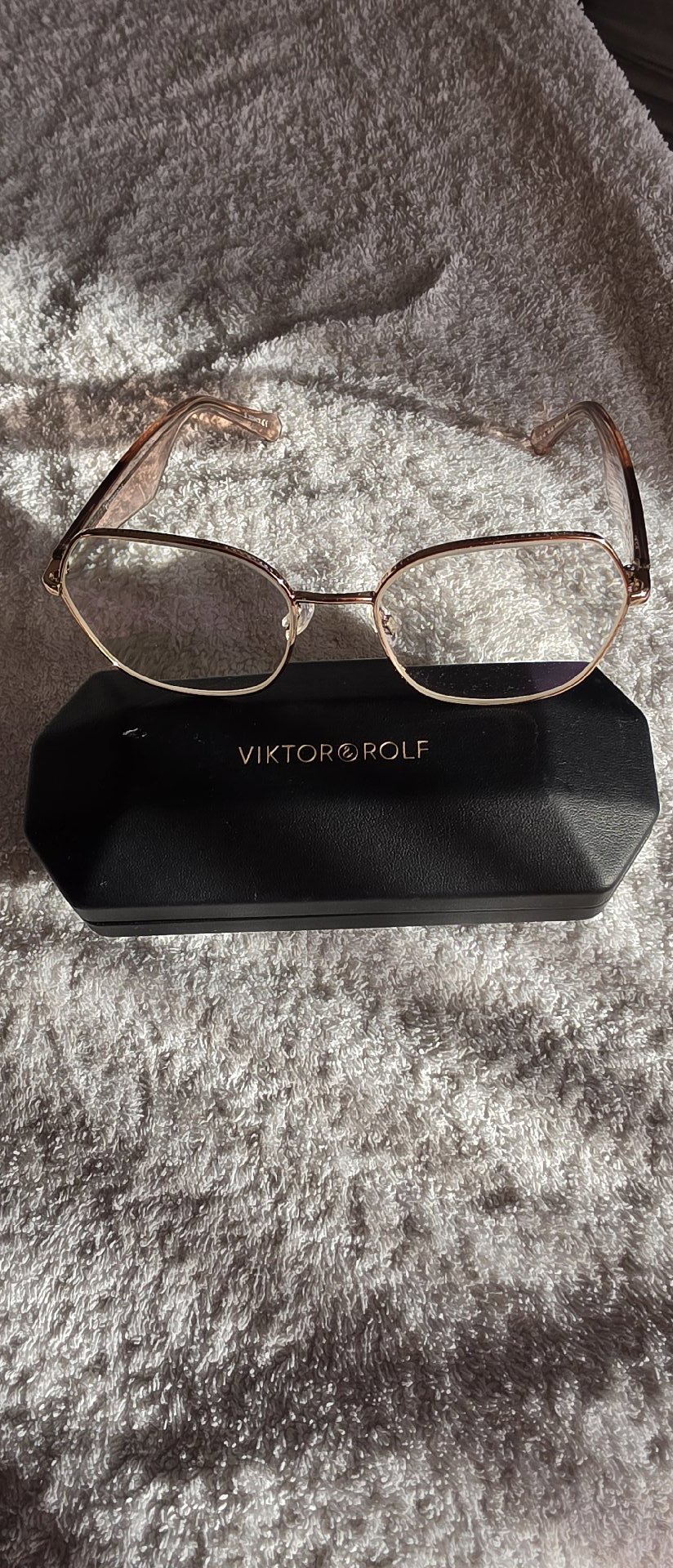 Viktor & rolf glasses and case, Viktor & Rolf, One Size, Excellent condition — preloved on SilentSale®