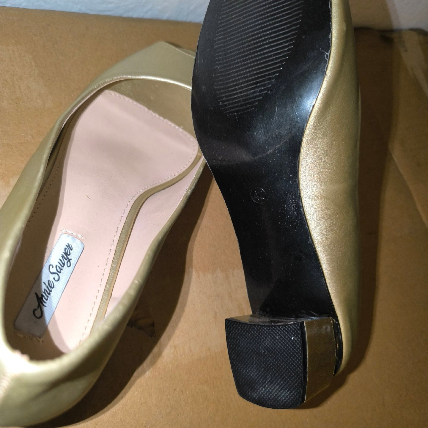 Annie Sawyer Gold Peep Toe Low Heel Shoes – Size 8, Annie Sawyer, 8, Excellent condition — preloved on SilentSale®