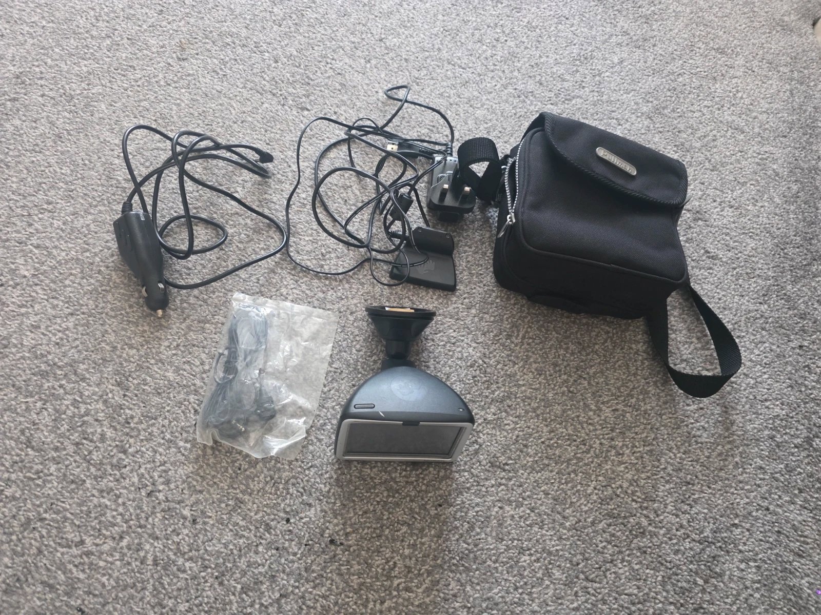 Tomtom satnav, TomTom, One Size, Excellent condition — preloved on SilentSale®