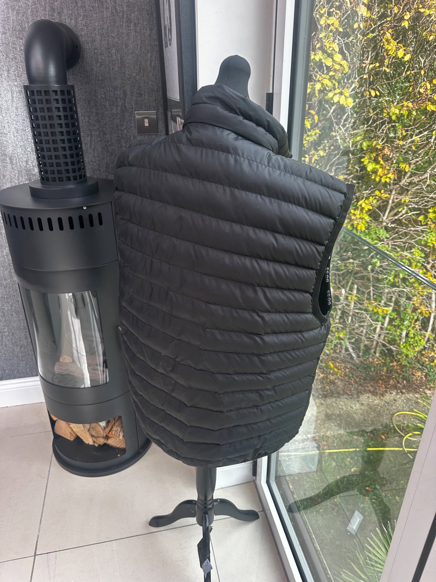 Boss gilet XL , Hugo Boss, XL, Excellent condition — preloved on SilentSale®