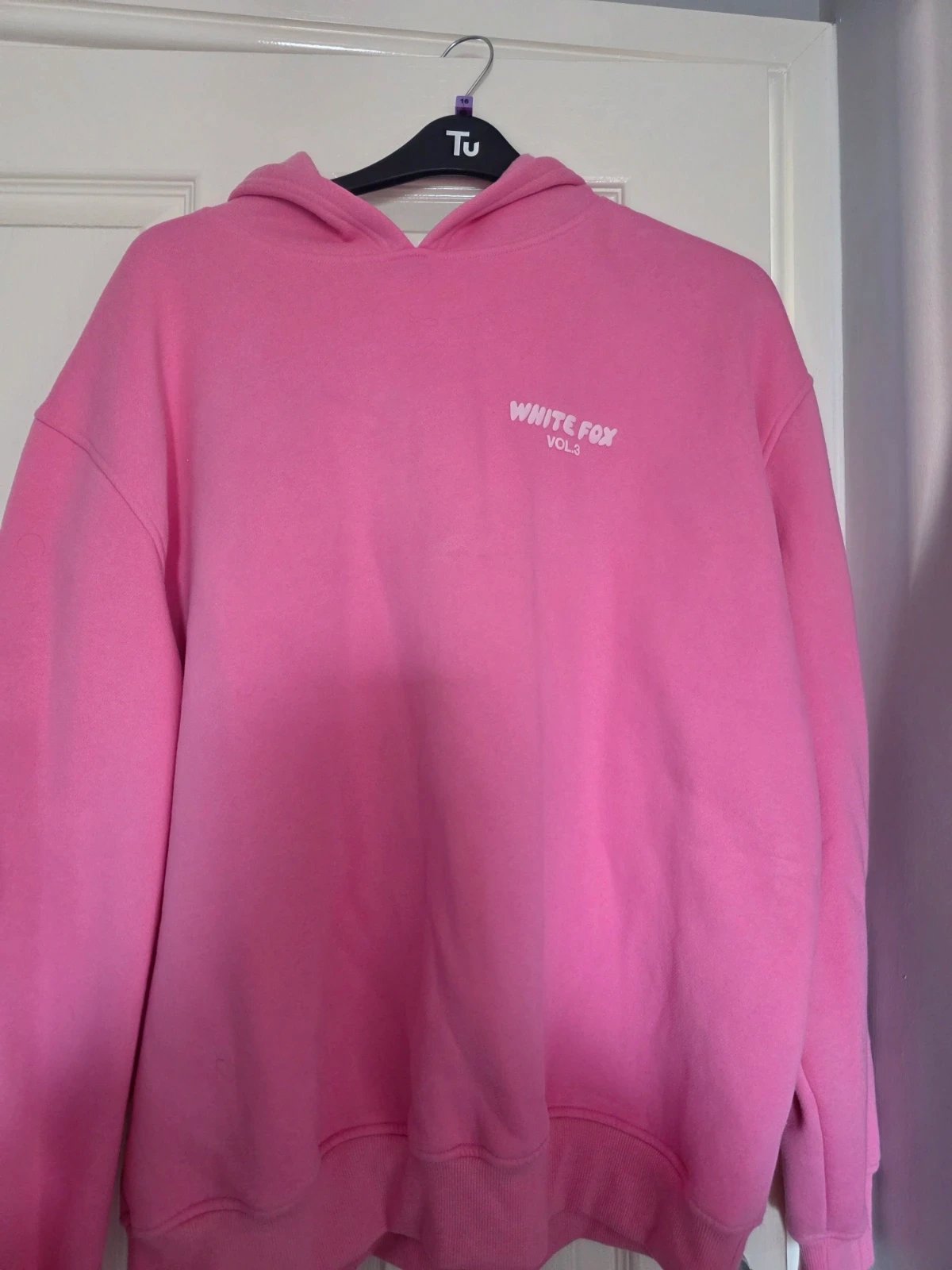 White Fox Hoodie Bubblegum Pink, White Fox, XL, Good condition — preloved on SilentSale®