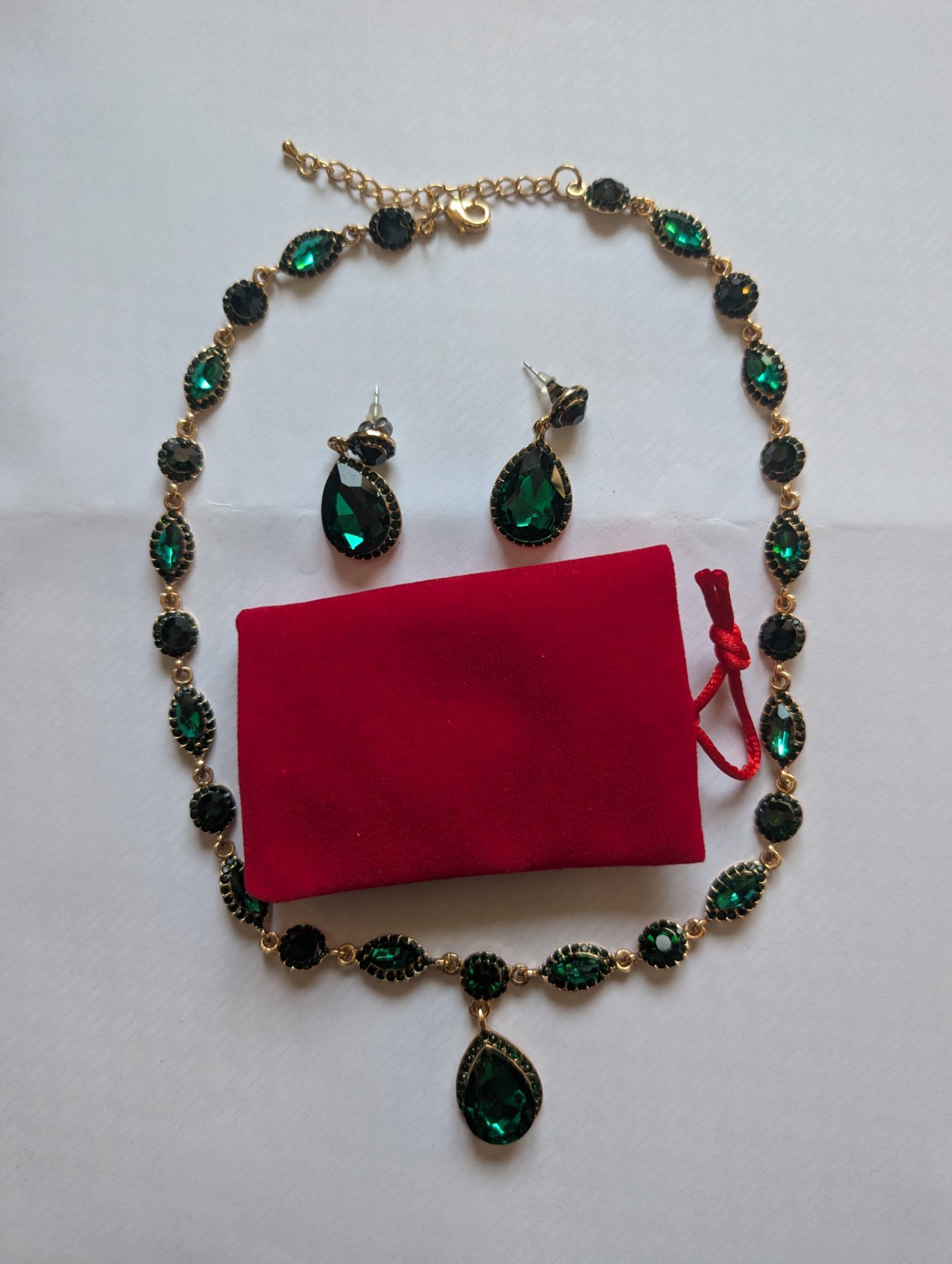 Brilove Green Crystal Necklace and Earrings Set, BriLove, One Size, Excellent condition — preloved on SilentSale®