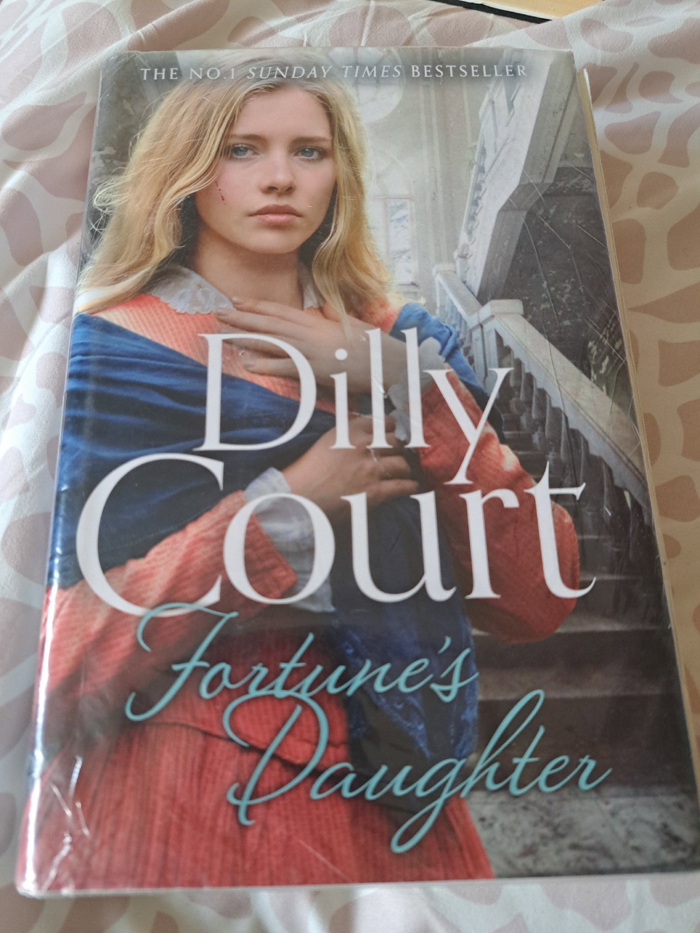 Fortune's Daughter — Dilly Court, HarperCollins Publishers Limited, One Size, Excellent condition — preloved on SilentSale®