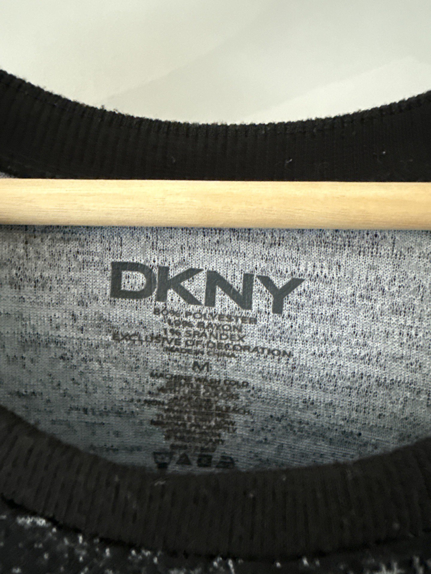 DKNY Black and Grey Patterned Sweatshirt – Size M, DKNY, M, Excellent condition — preloved on SilentSale®