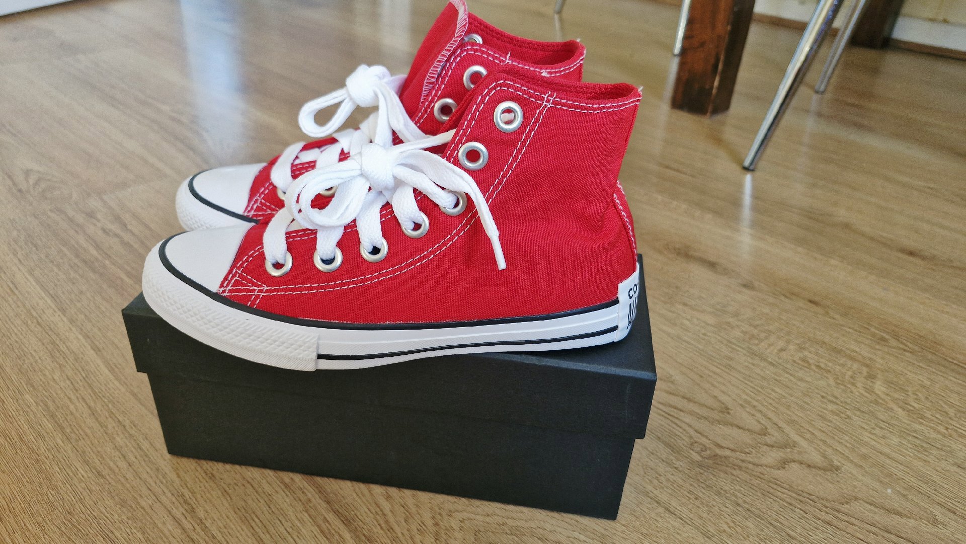 Converse Red Chuck Taylor All Star High Top Trainers – UK 2.5, Converse, 2.5, New condition — preloved on SilentSale®
