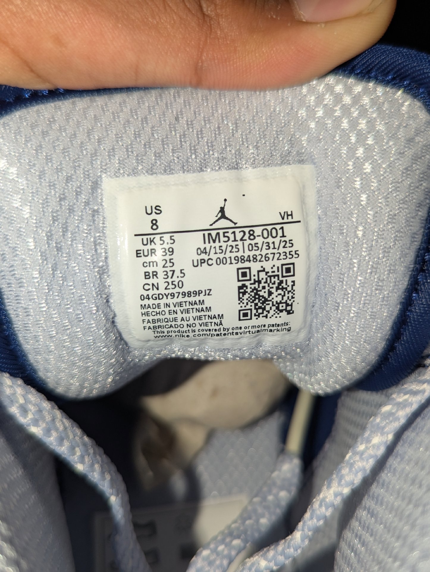 Air Jordan 1 Mid Navy Blue White Trainers – UK 5.5, Nike, 5.5, New condition — preloved on SilentSale®