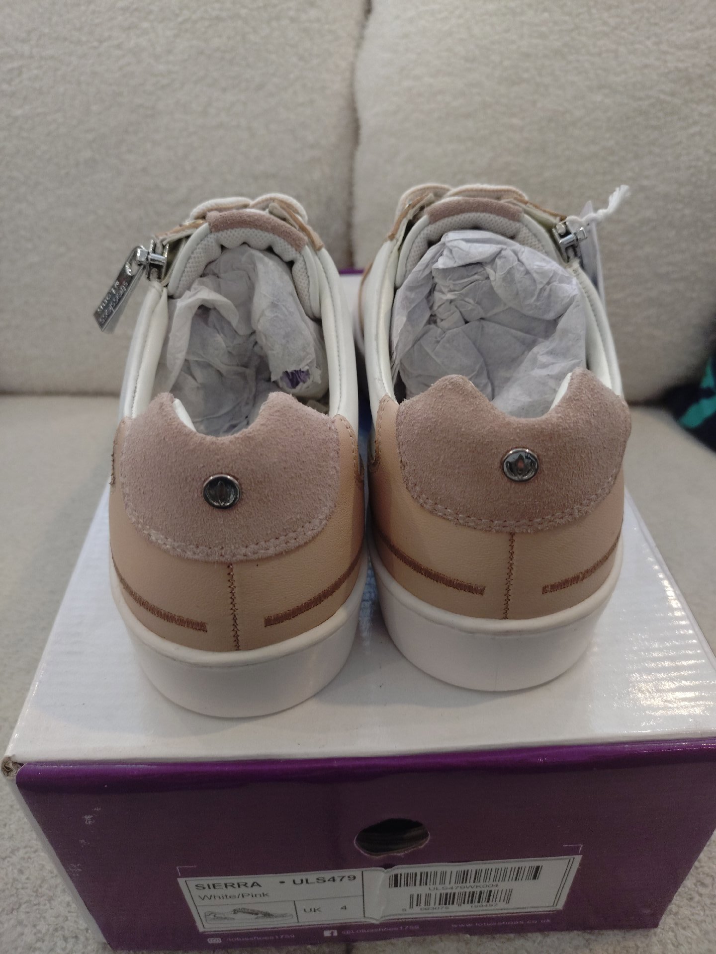 Skechers Sierra White and Pink Trainers – UK 4, Lotus, 4, New condition — preloved on SilentSale®