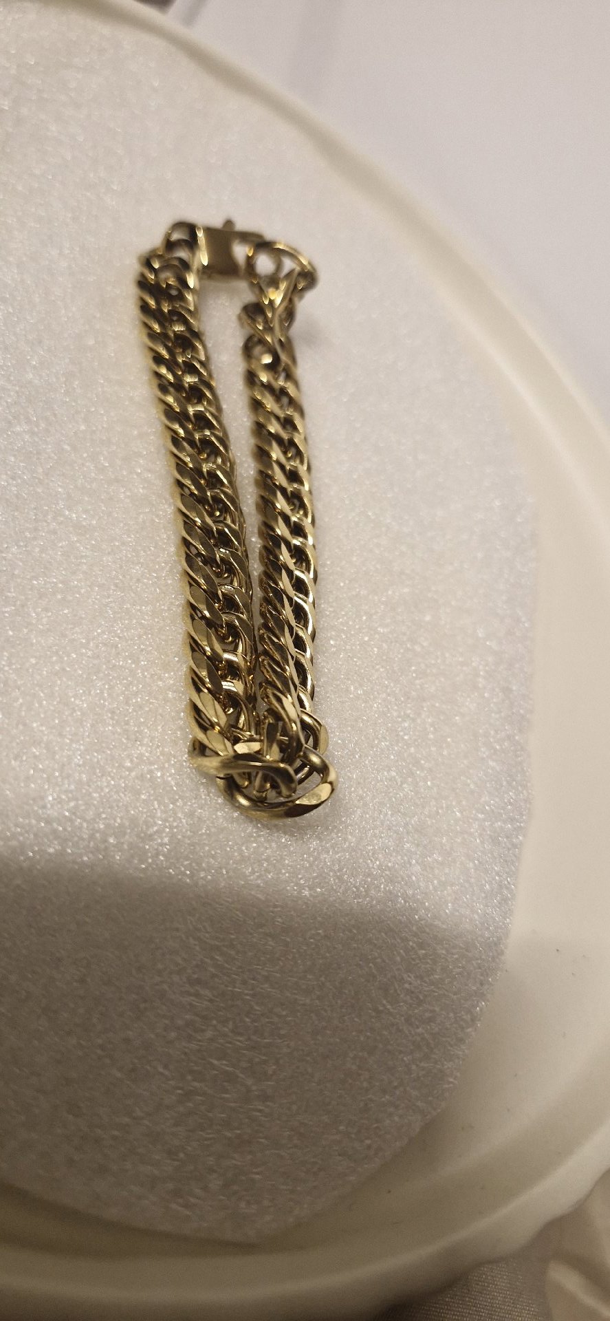 Gold Tone Cuban Link Chain Bracelet, Gold Tone, One Size, New condition — preloved on SilentSale®