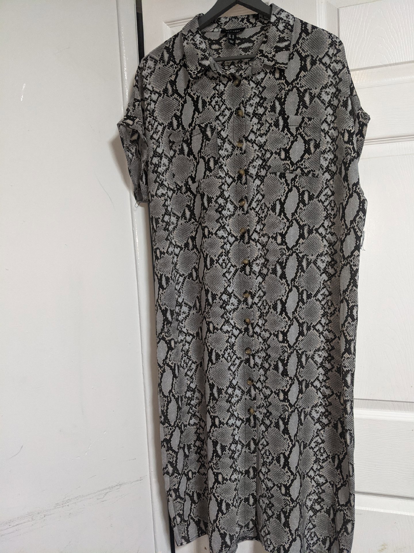 New Look Snake Print Midi Shirt Dress – UK 18, New Look, 18, Excellent condition — preloved on SilentSale®