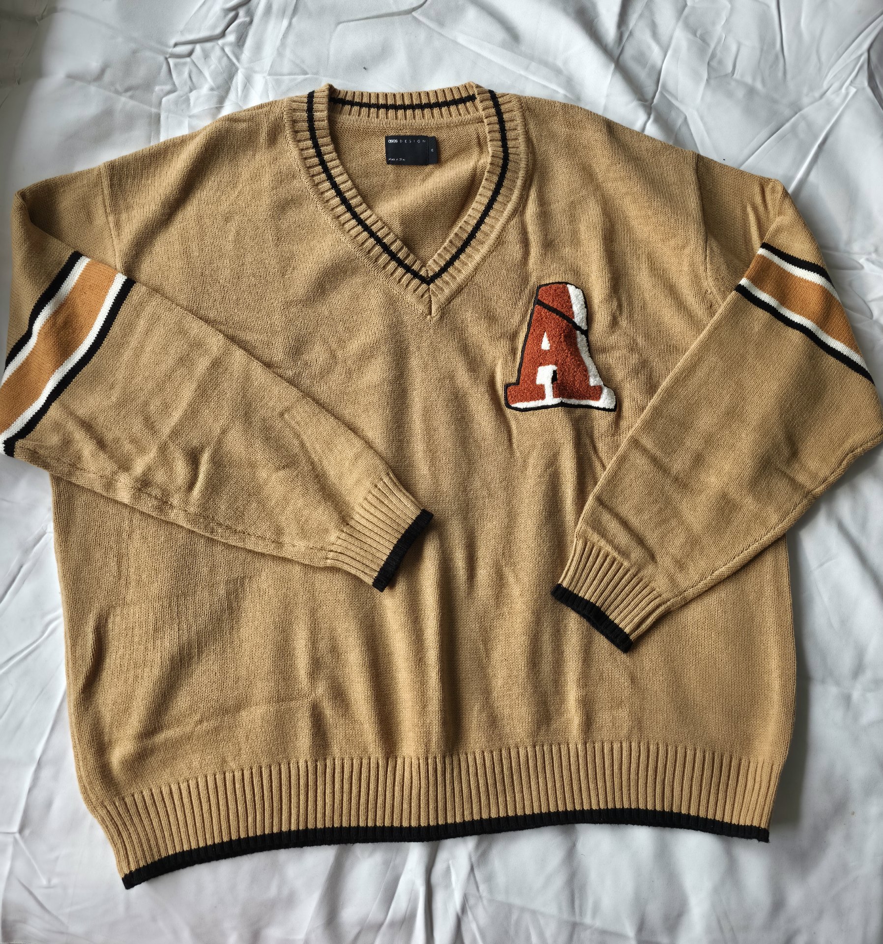 tan/camel oversized V-neck knitted sweater, ASOS Design, M, New condition — preloved on SilentSale®