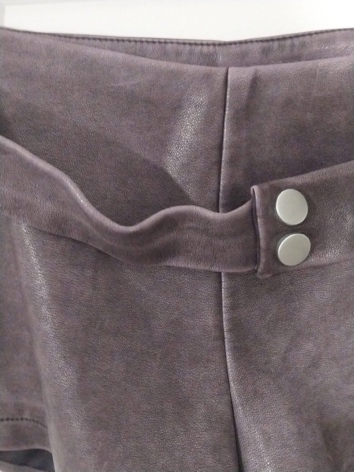 Brown Faux Leather Shorts With Belt – Size XXS, Motel, XXS, Excellent condition — preloved on SilentSale®