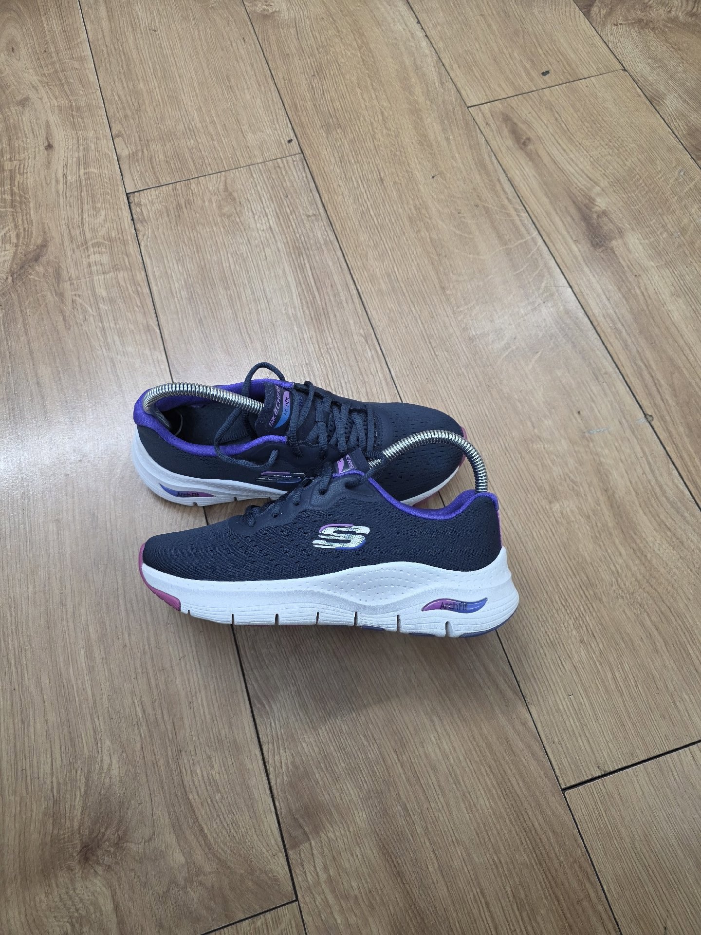 Skechers Arch Fit Black and Purple Trainers uk 7, Skechers, 7, Excellent condition — preloved on SilentSale®
